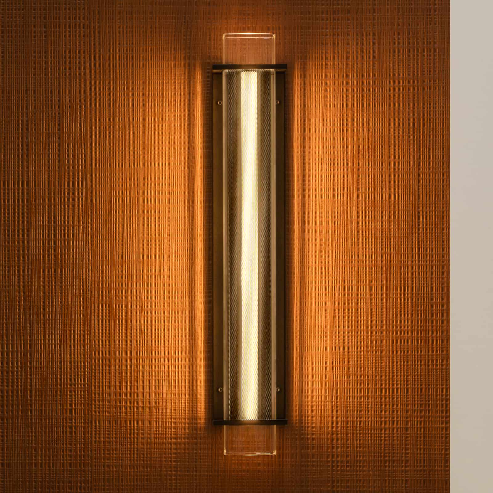 Schmale LED-Design-Wandleuchte QUADRATUBE W3, Bild 2
