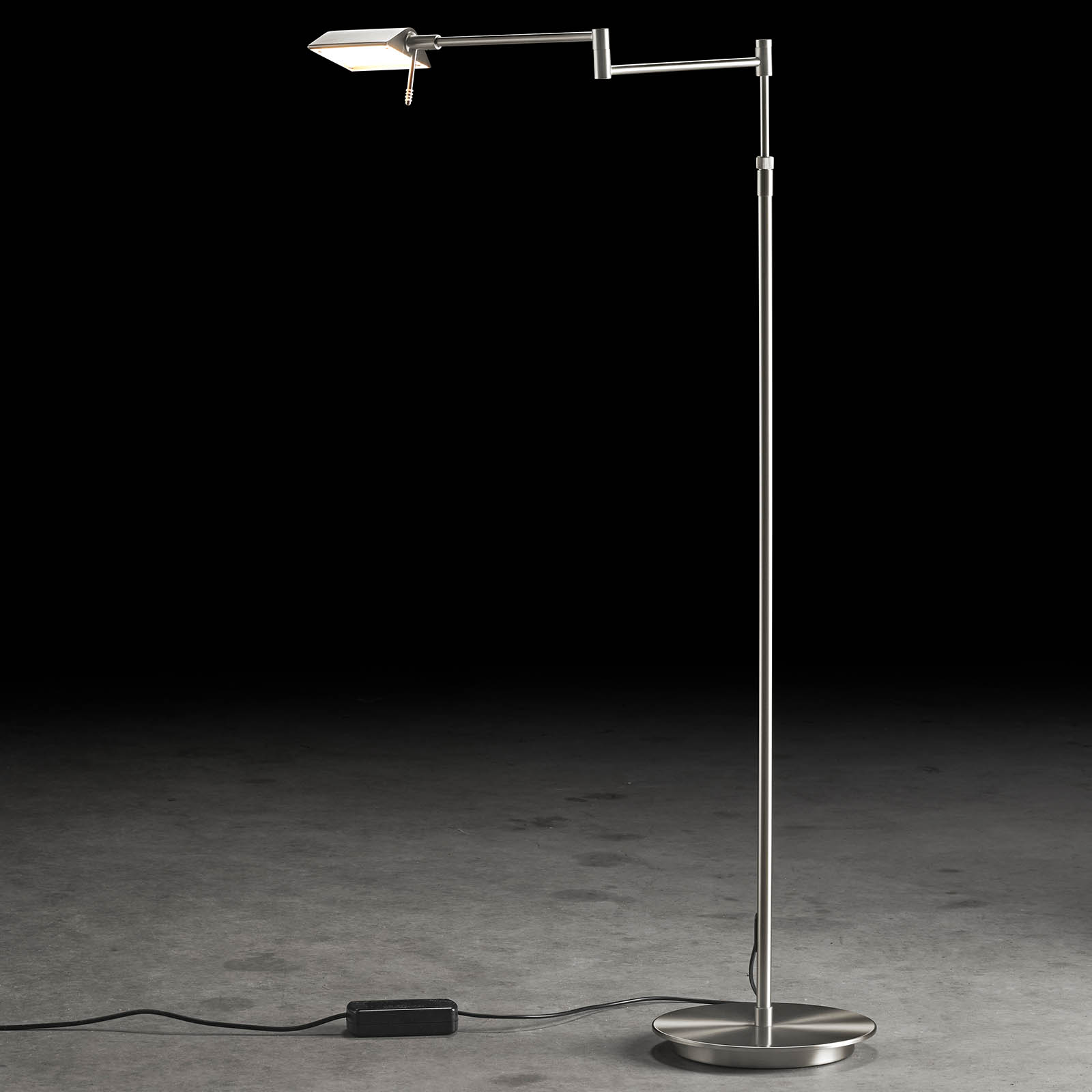 Lese-Stehleuchte 9614 aus Messing mit High End-LED und Dimmer: Abgebildet in der Oberfläche Nickel matt