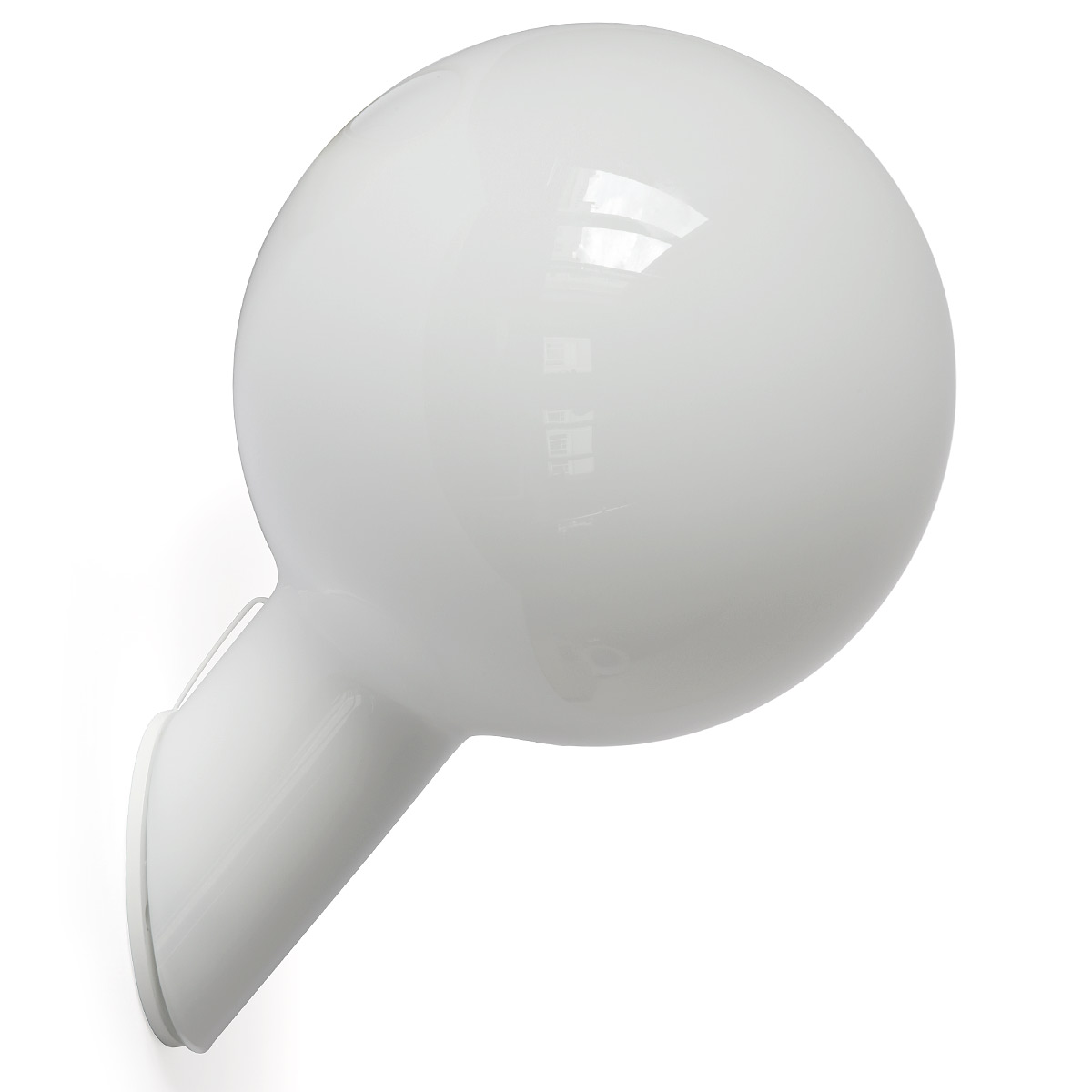Minimalistische Kugel-Wandleuchte PIN aus Opalglas IP44