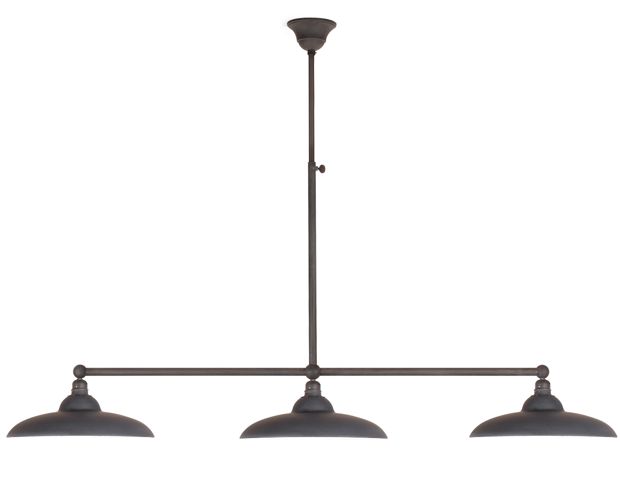 Rustikale Stabpendel-Balkenlampe mit drei flachen Schirmen