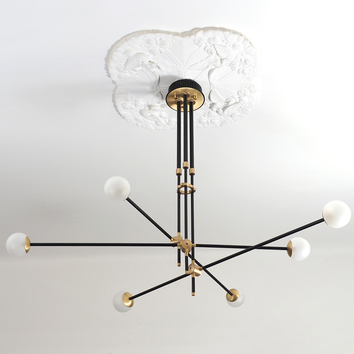 Beeindruckender Mid Century-Design-Leuchter aus Messing
