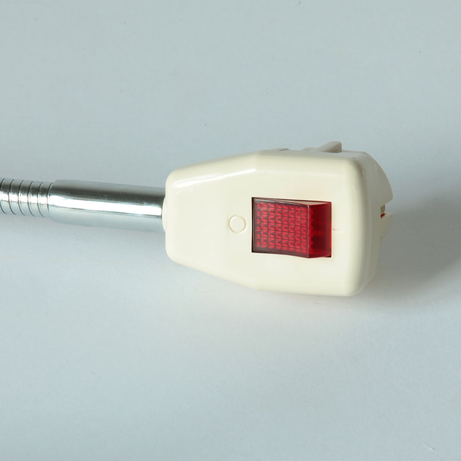 Steckerleuchte GLÜHWÜRMCHEN CHROM mit Alu-Kegel-Reflektor, Bild 4