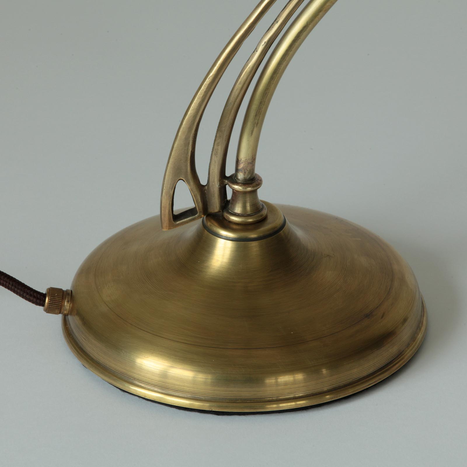Art Nouveau "Mushroom" Table Lamp with Curved Brass Frame, Fig. 8