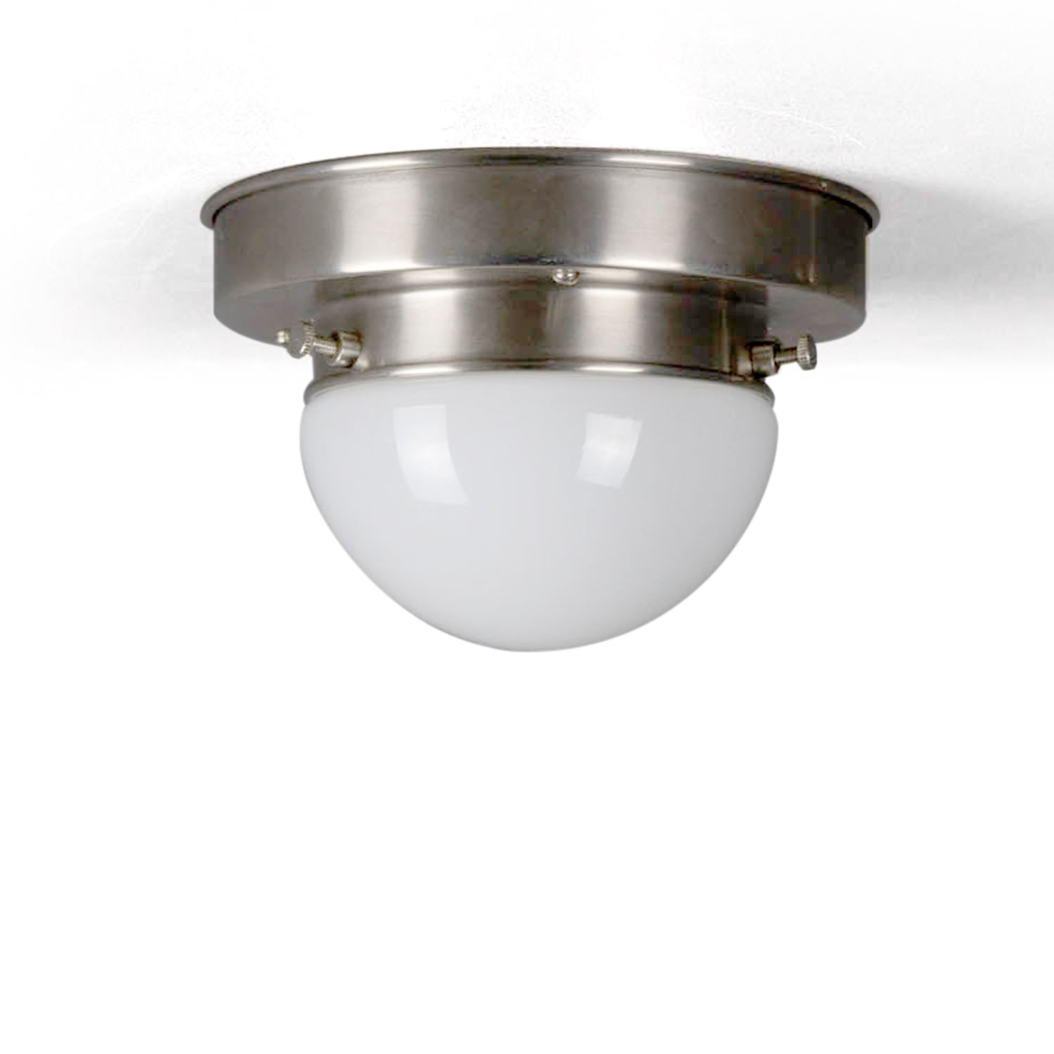 Sehr kleine Messing-Deckenlampe mit Opalglas-Kuppel Ø 11 cm