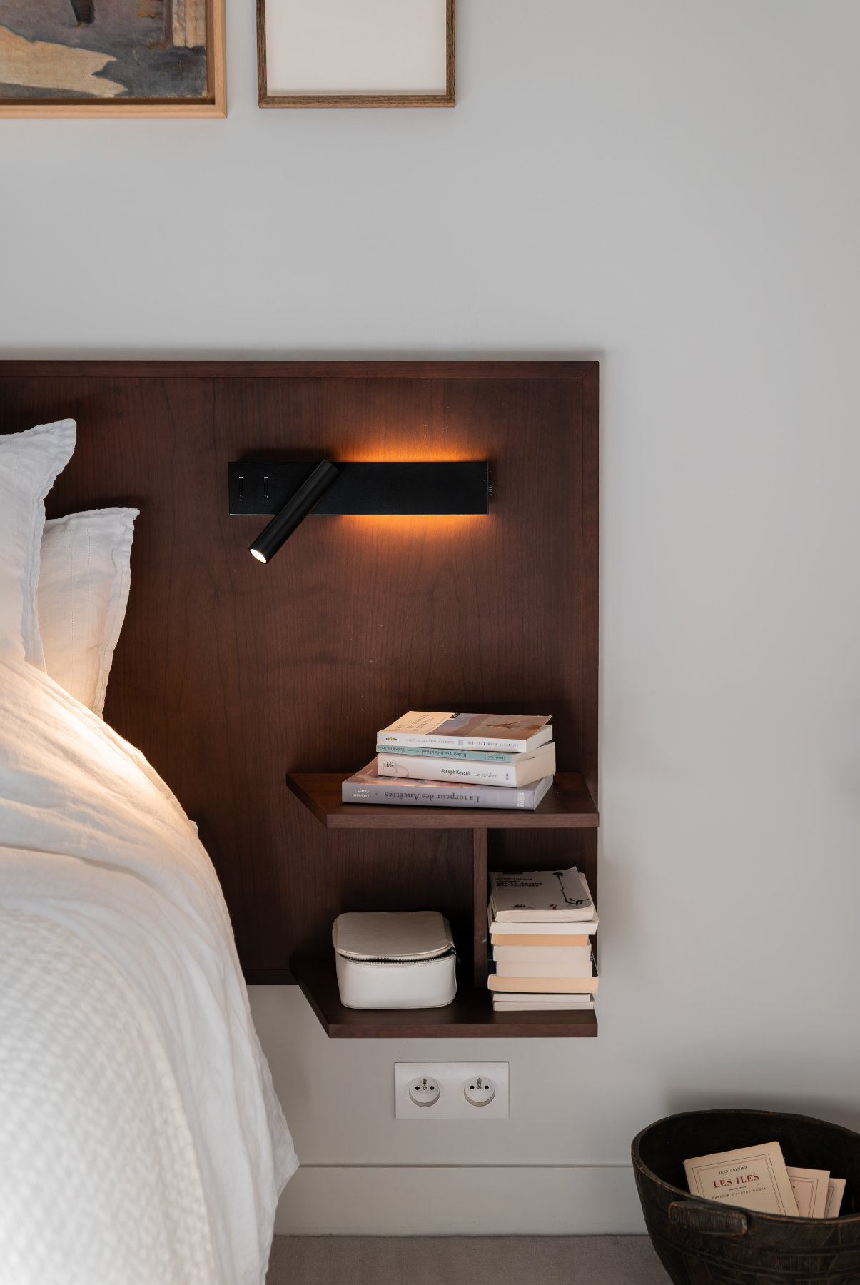 Adjustable Bedroom Light FIT with Backlighting: ©David Pillet