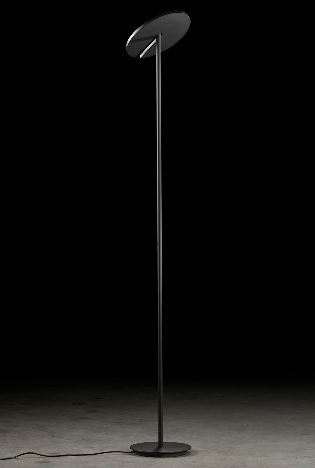 Sehr heller Stand-Deckenfluter NAXOS mit verstellbarem Premium-LED, Bild 5
