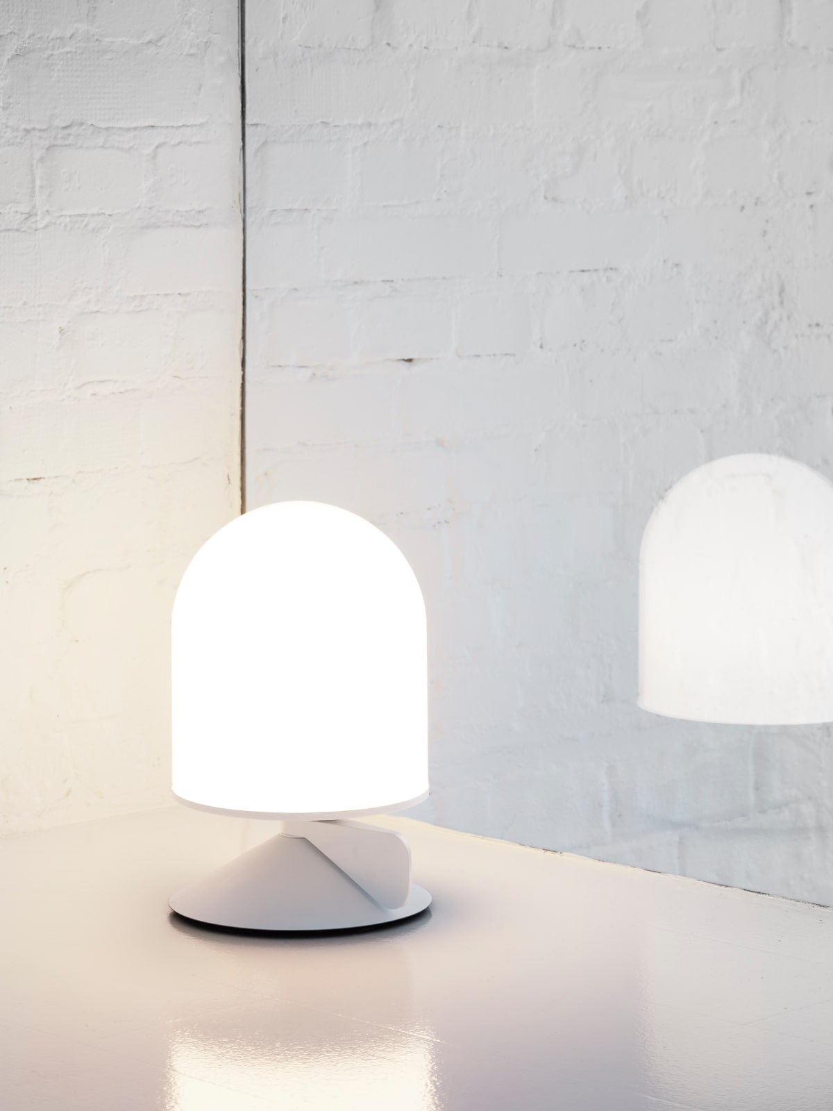 Dimmable Designer Table Light VINGE from Sweden, Fig. 6