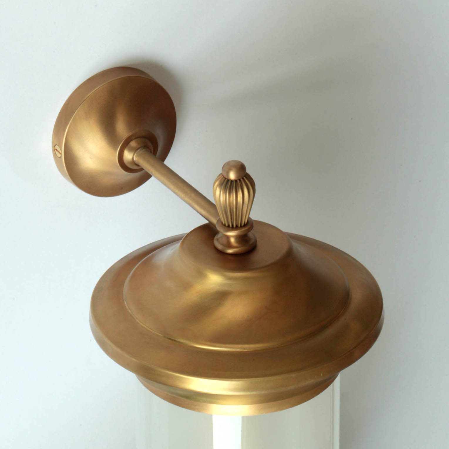 Florentinian brass wall light with short arm A207: hell brüniert