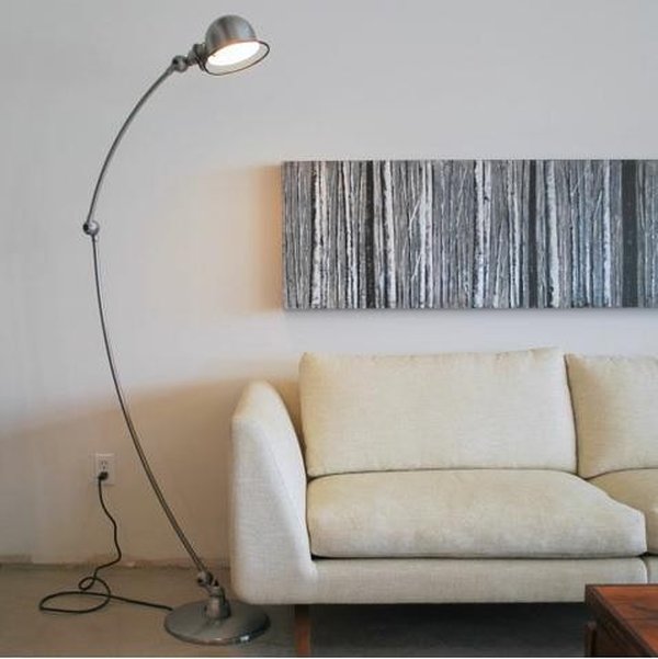 LOFT Elegante Gelenk-Stehleuchte, ideal als Leseleuchte