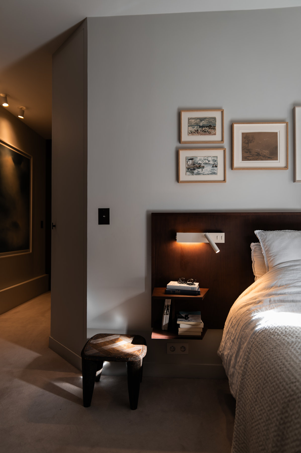Adjustable Bedroom Light FIT with Backlighting: ©David Pillet