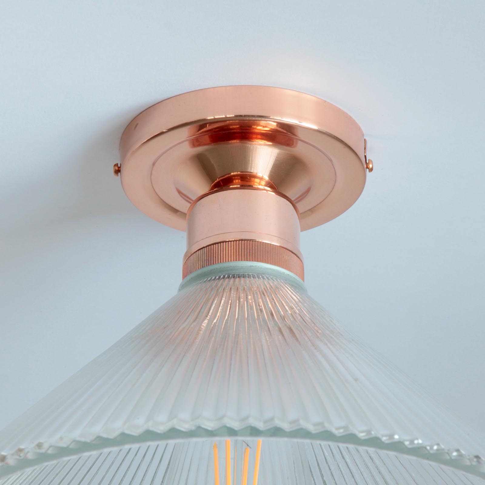Deckenlampe mit prismatischem Kegel-Glasschirm Ø 30 cm: Kupfer poliert