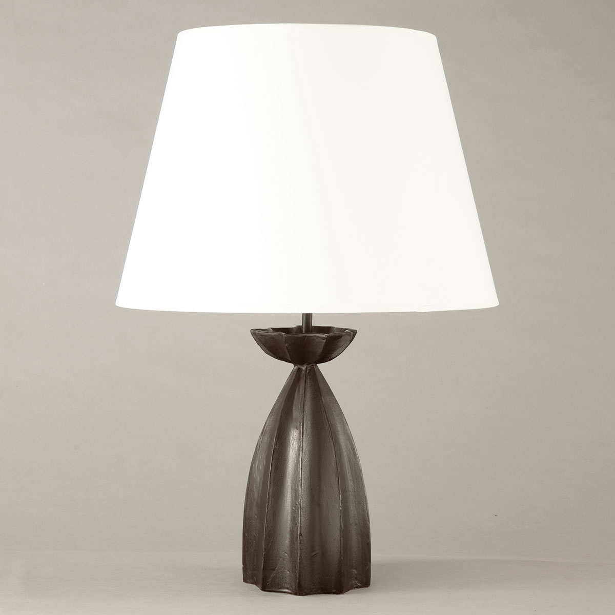 Bronzeguss-Tischlampe KALIS aus Frankreich