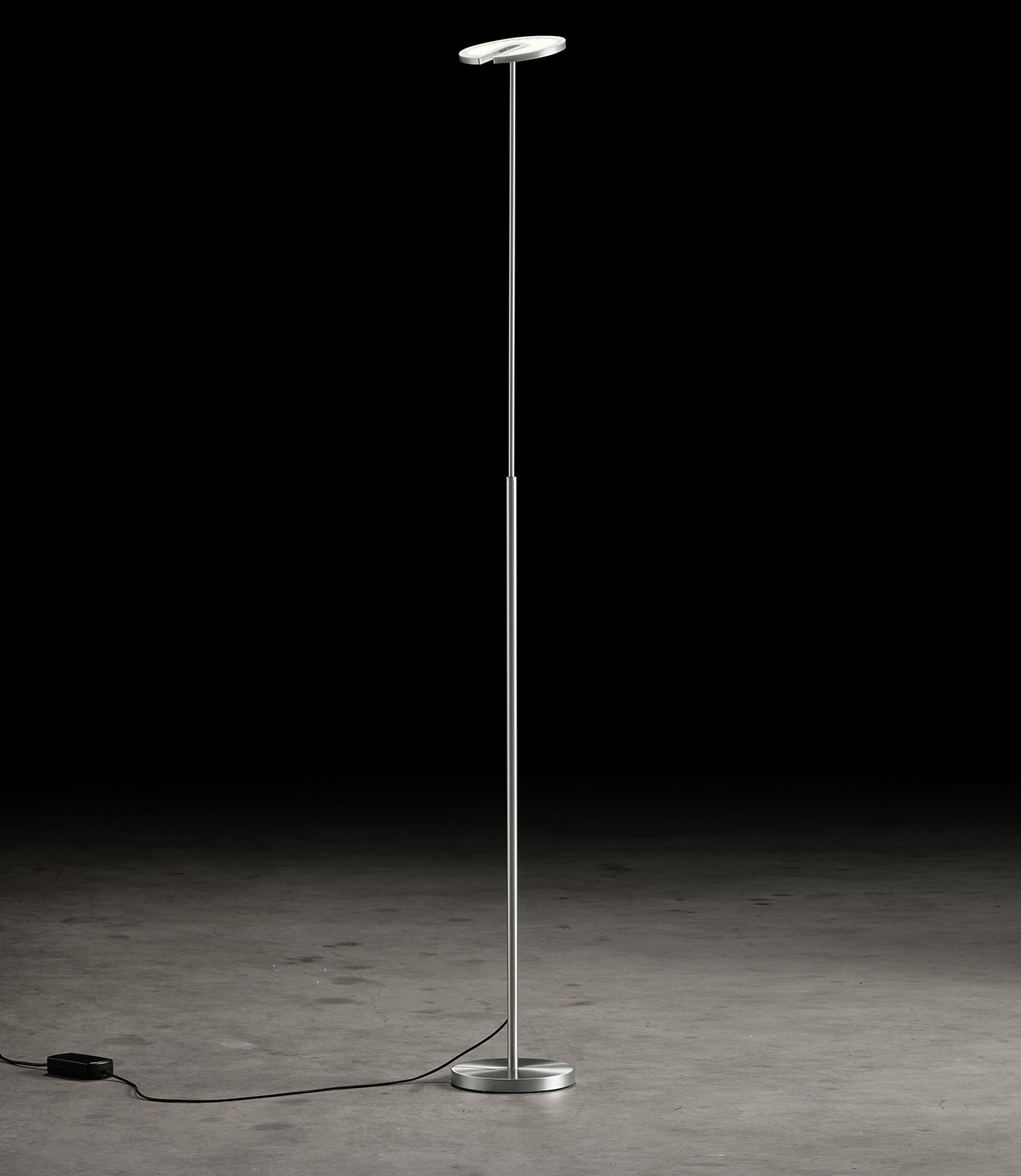 Floor Uplighter SUPERNOVA S/DTW with High-End LED: Hier in der Oberfläche Aluminium matt