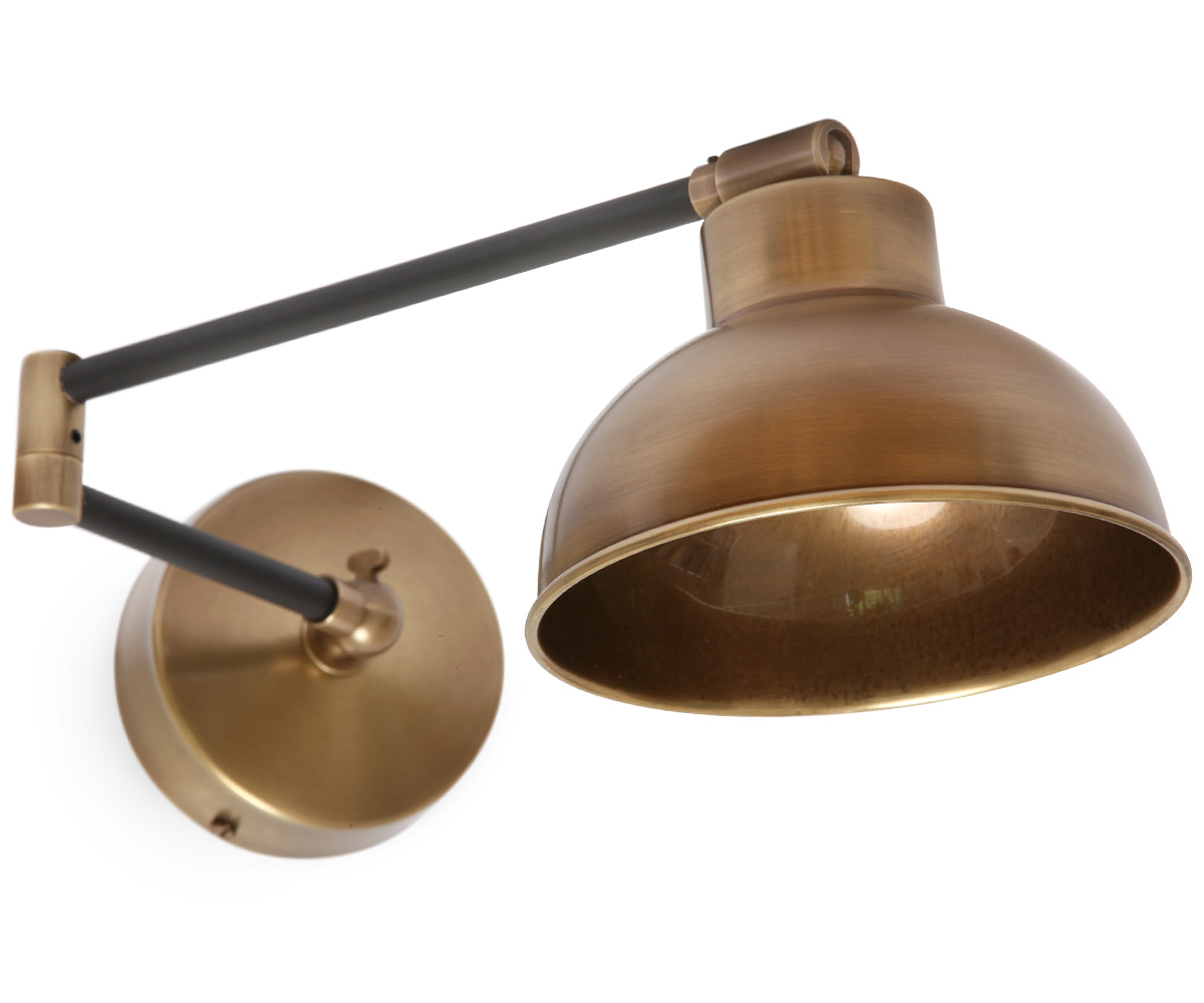 Schwenkbare Wandlampe, z.B. als Leselampe am Bett