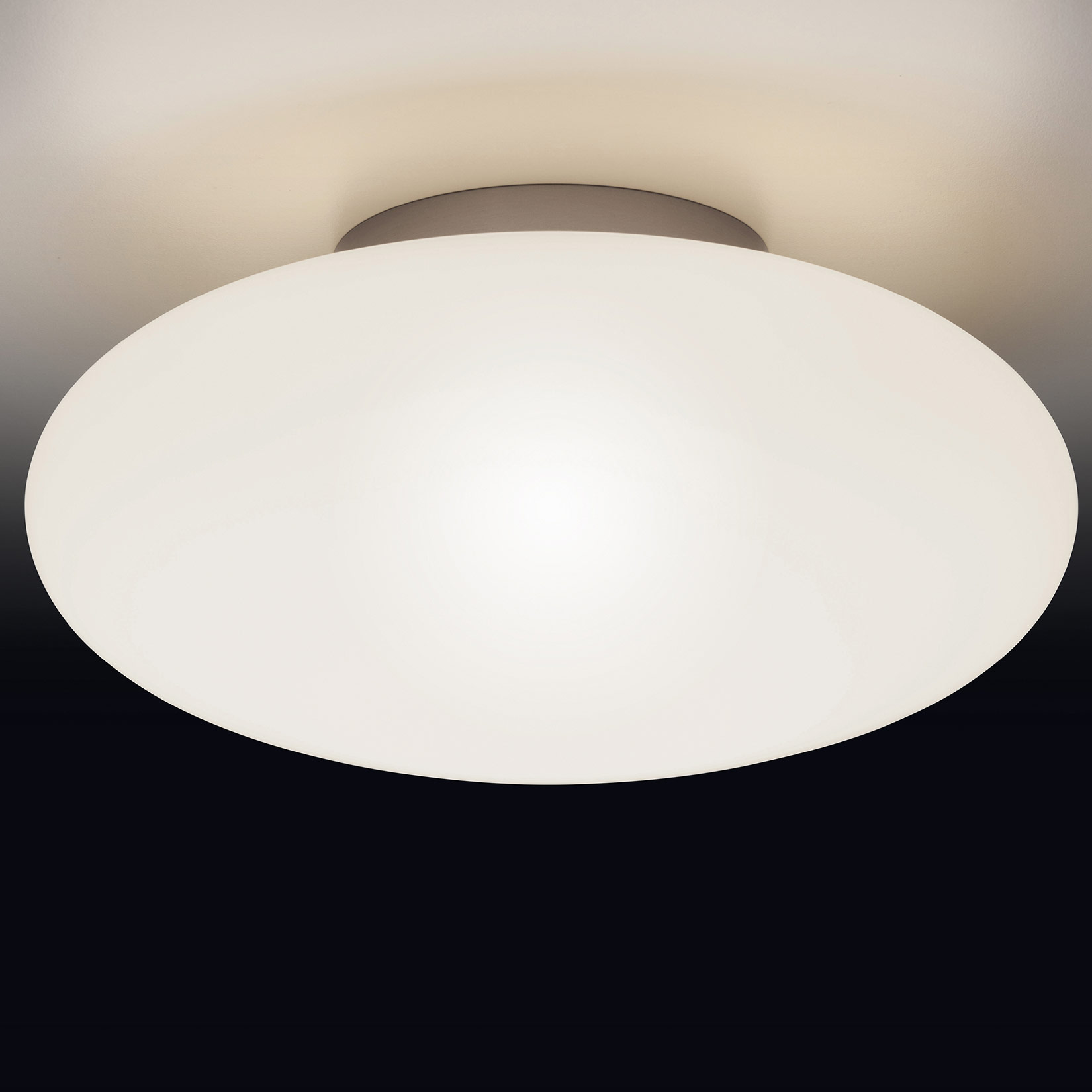 Moderne Opalglas-Deckenleuchte AMOR LED Ø 34–42 cm