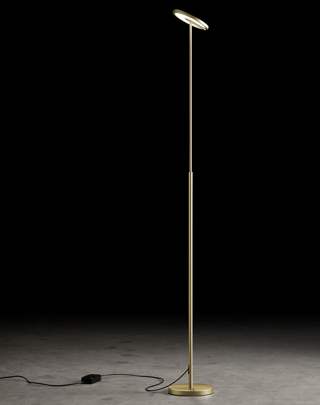 Floor Uplighter SUPERNOVA S/DTW with High-End LED: Hier in der Oberfläche Eloxal Messing