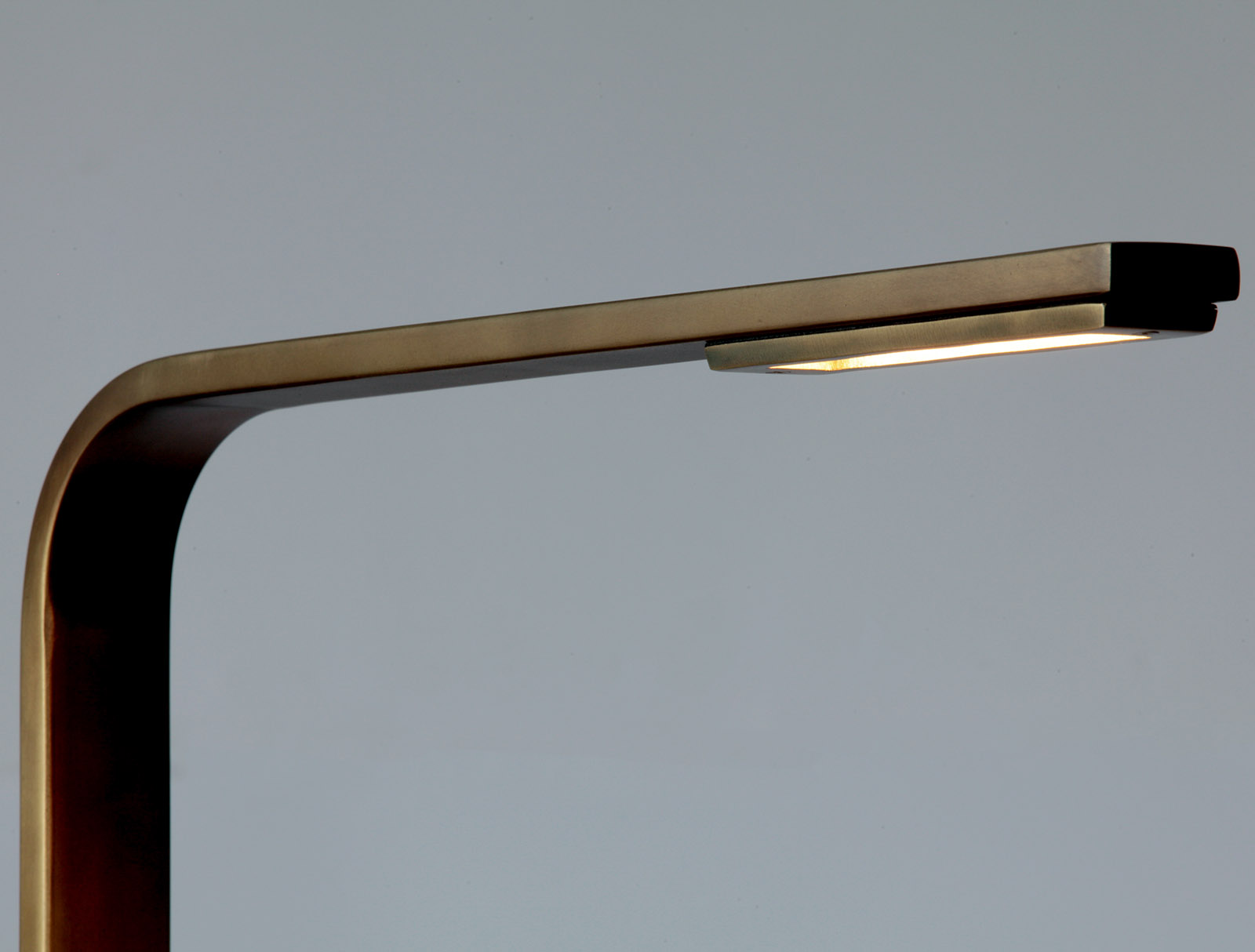 Minimalistic Reading Floor Lamp PLANAR Made of Brass, 136 cm, Fig. 5