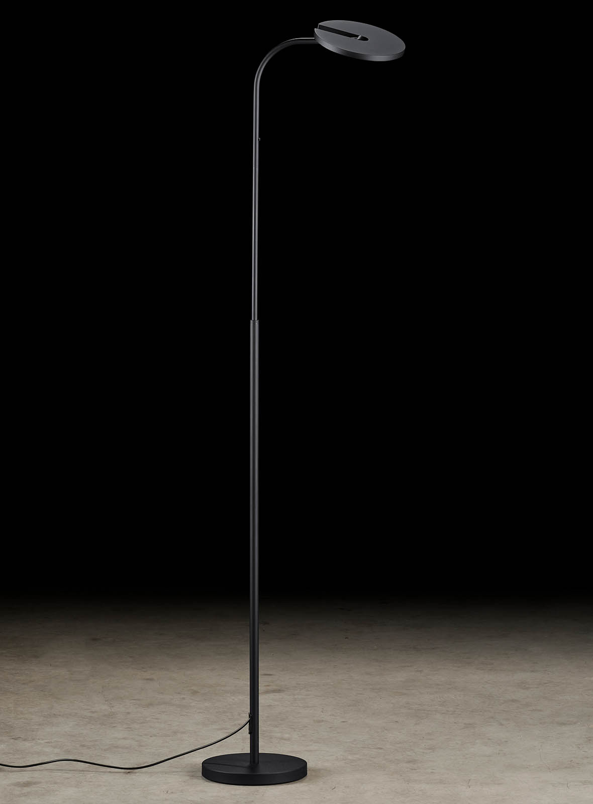 Versatile Reading Floor Lamp VINCE S with Powerful LED Light Source, Fig. 10