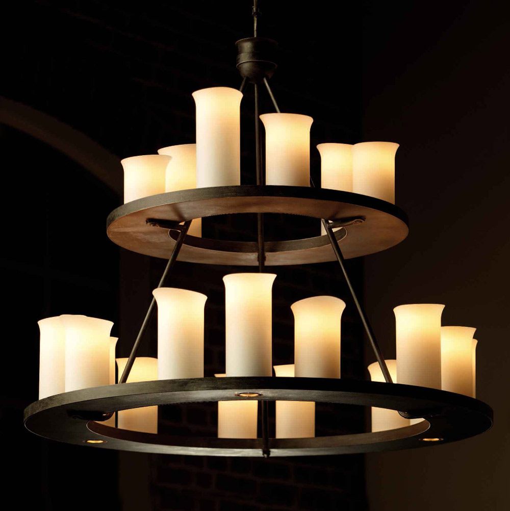 Großer Schmiedeeisen-Hängeleuchter mit Downlights
