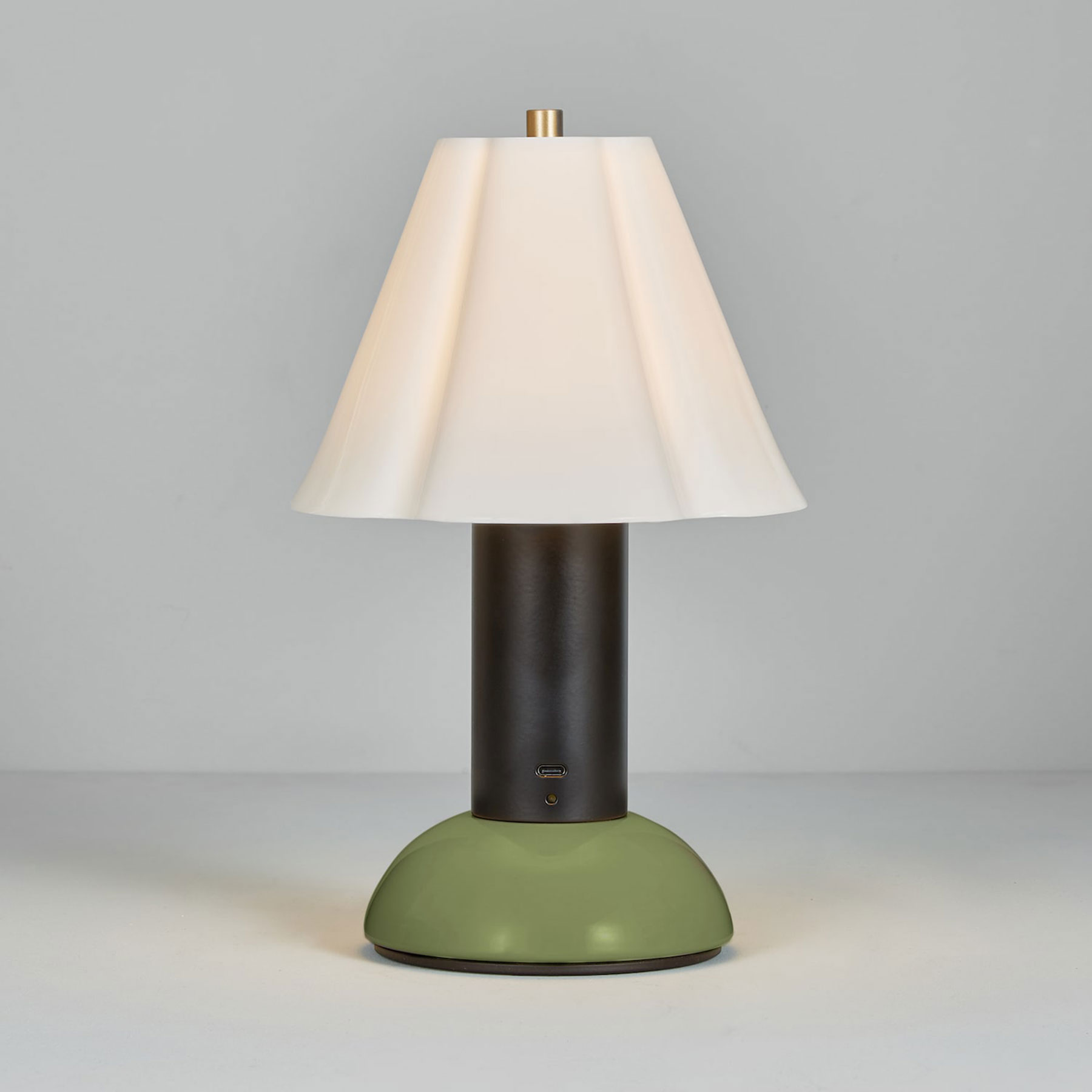 Blossom Portable Table Lamp (USB/battery) with Distinctive Porcelain Shade, Fig. 13