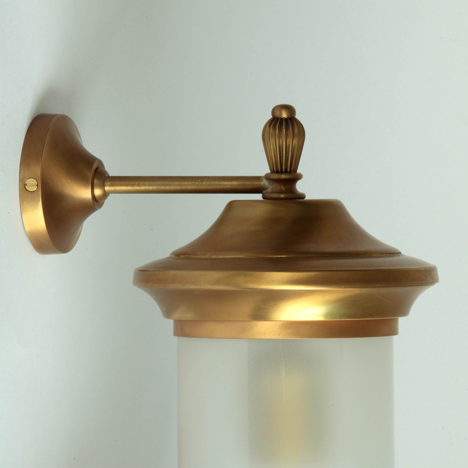 Florentinian brass wall light with short arm A207: hell brüniert