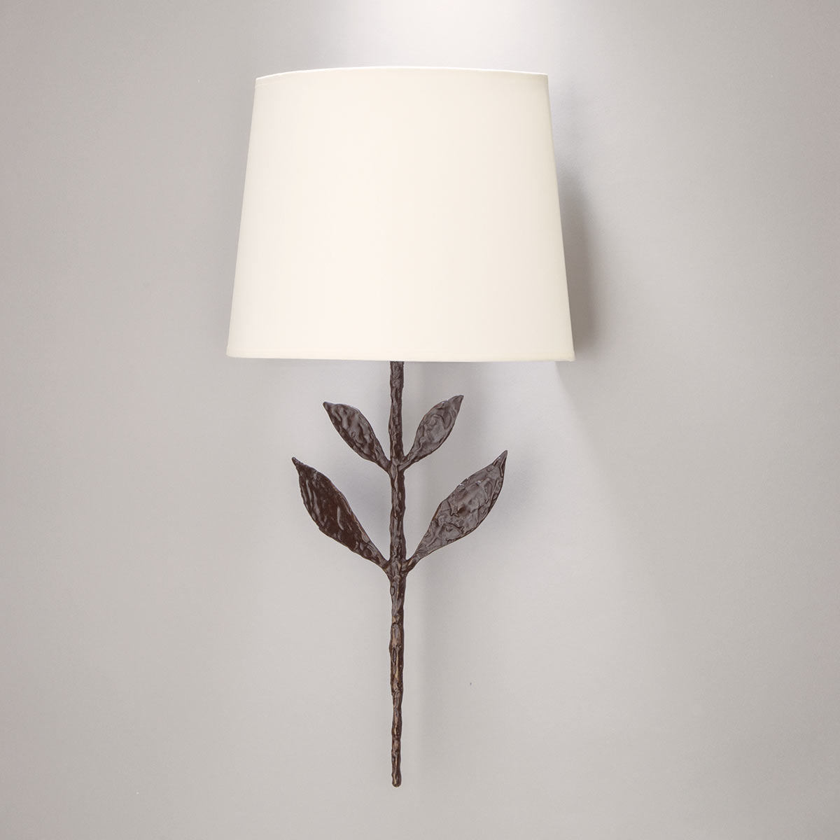 Bronzeguss-Wandleuchte GRANDE SILVA mit Stoffschirm