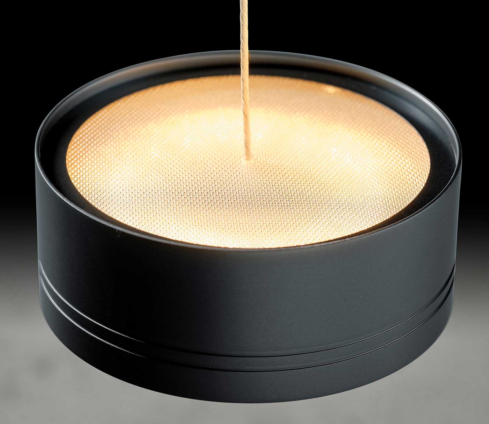 Modern Up/Down Pendant FAVOR with High-End LED Technology: Oberfläche Schwarz