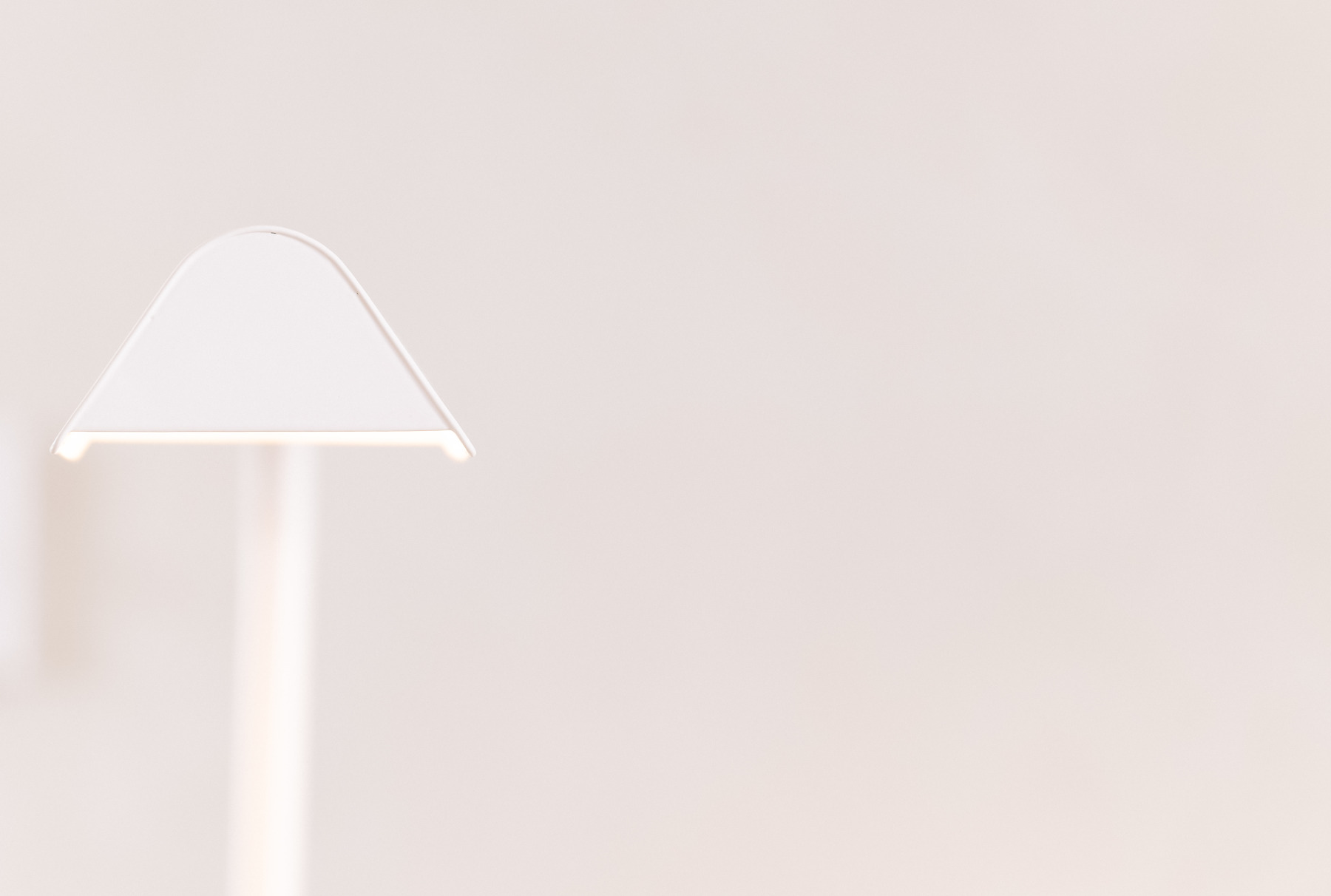 Charming 1950s-Style Floor Lamp ELDA: ©David Pillet