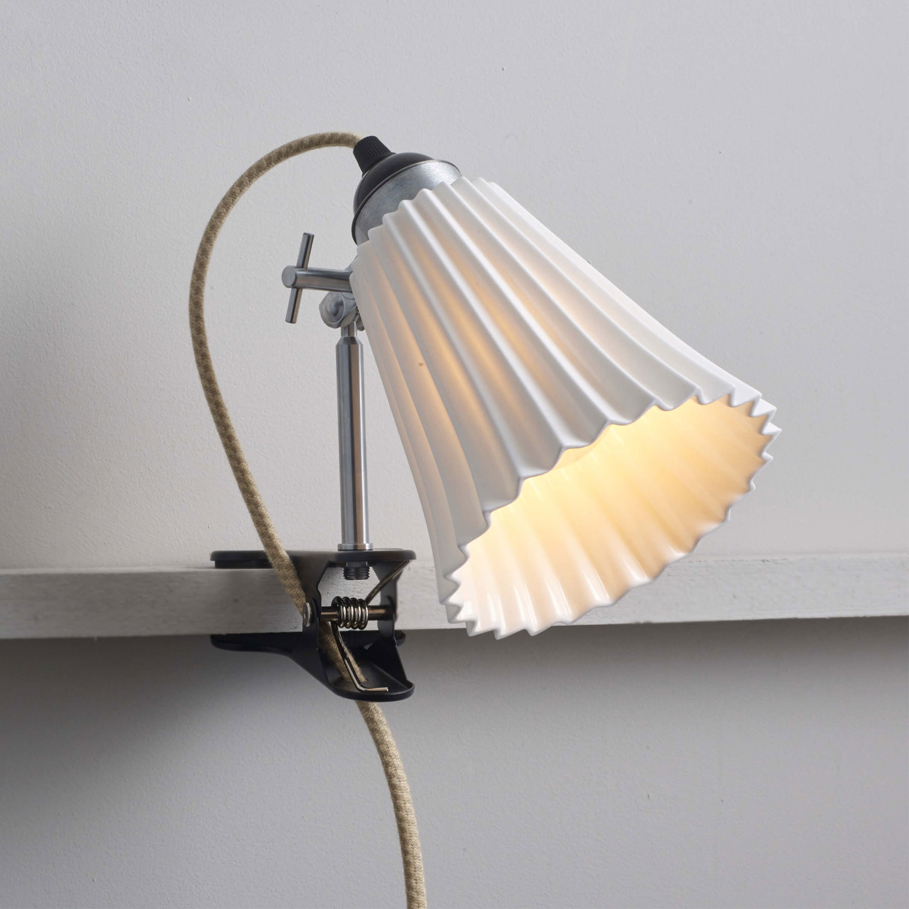 Pleated Porcelain Clip-On Sconce HECTOR PLEAT CLIP