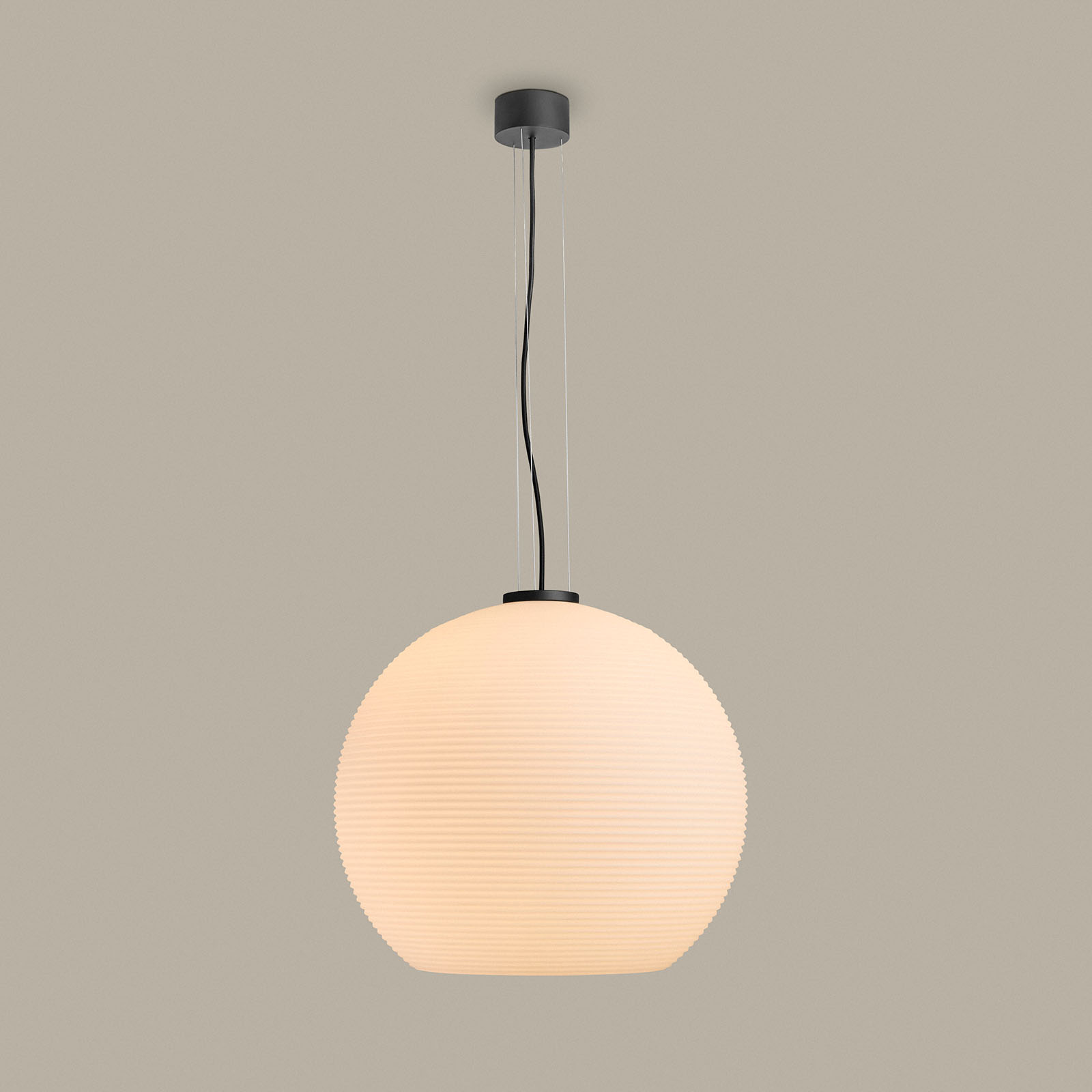 Große Glas-Pendelleuchte GOLYO  mit geripptem Opalglas, Ø 50 cm, Bild 5