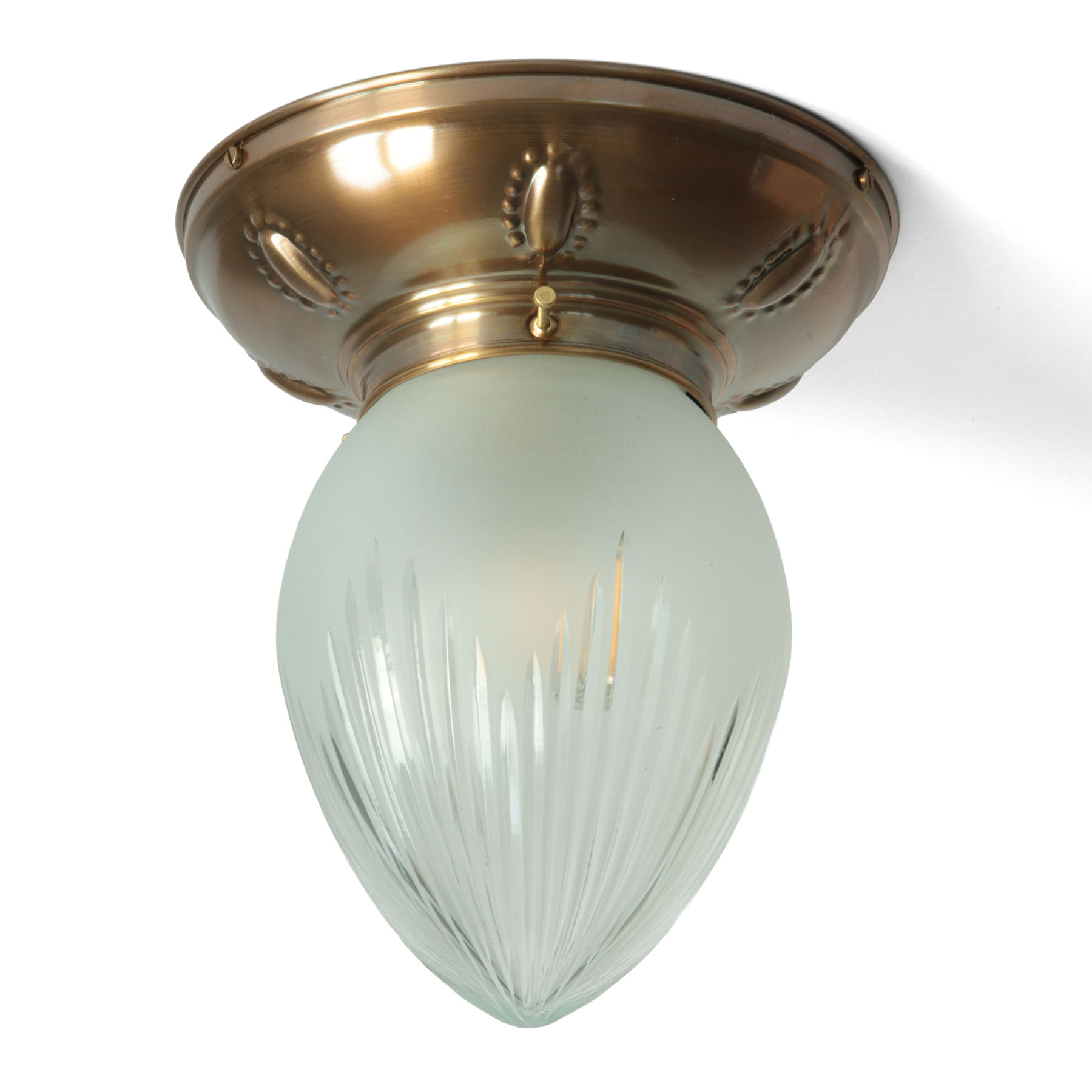 Small drop-glass ceiling light on brass base RAAB: Antik handpatiniert (Altmessing) mit Dekorschliff 2 (Stern)