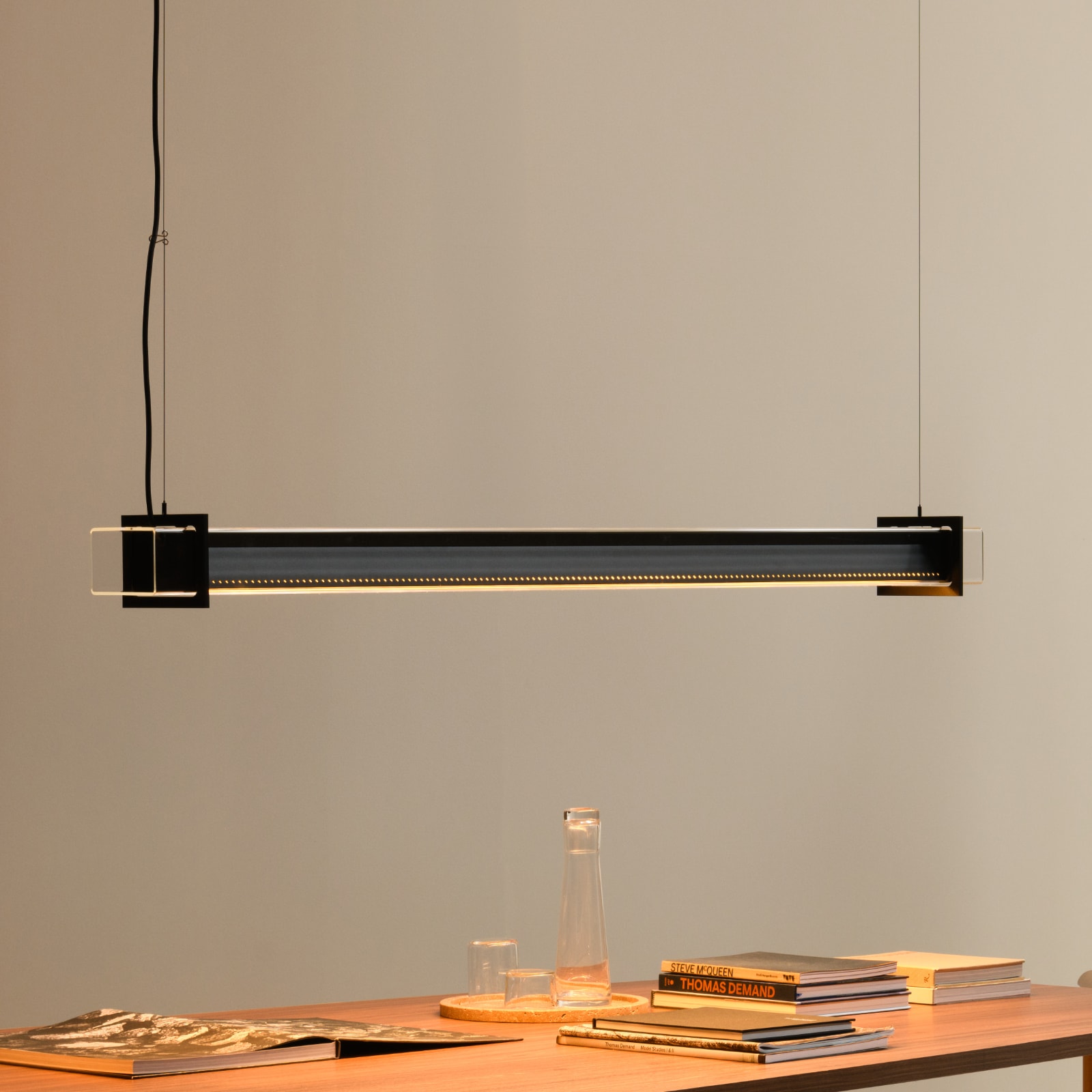 Dimmbare LED Balken-Pendelleuchte QUADRATUBE P2