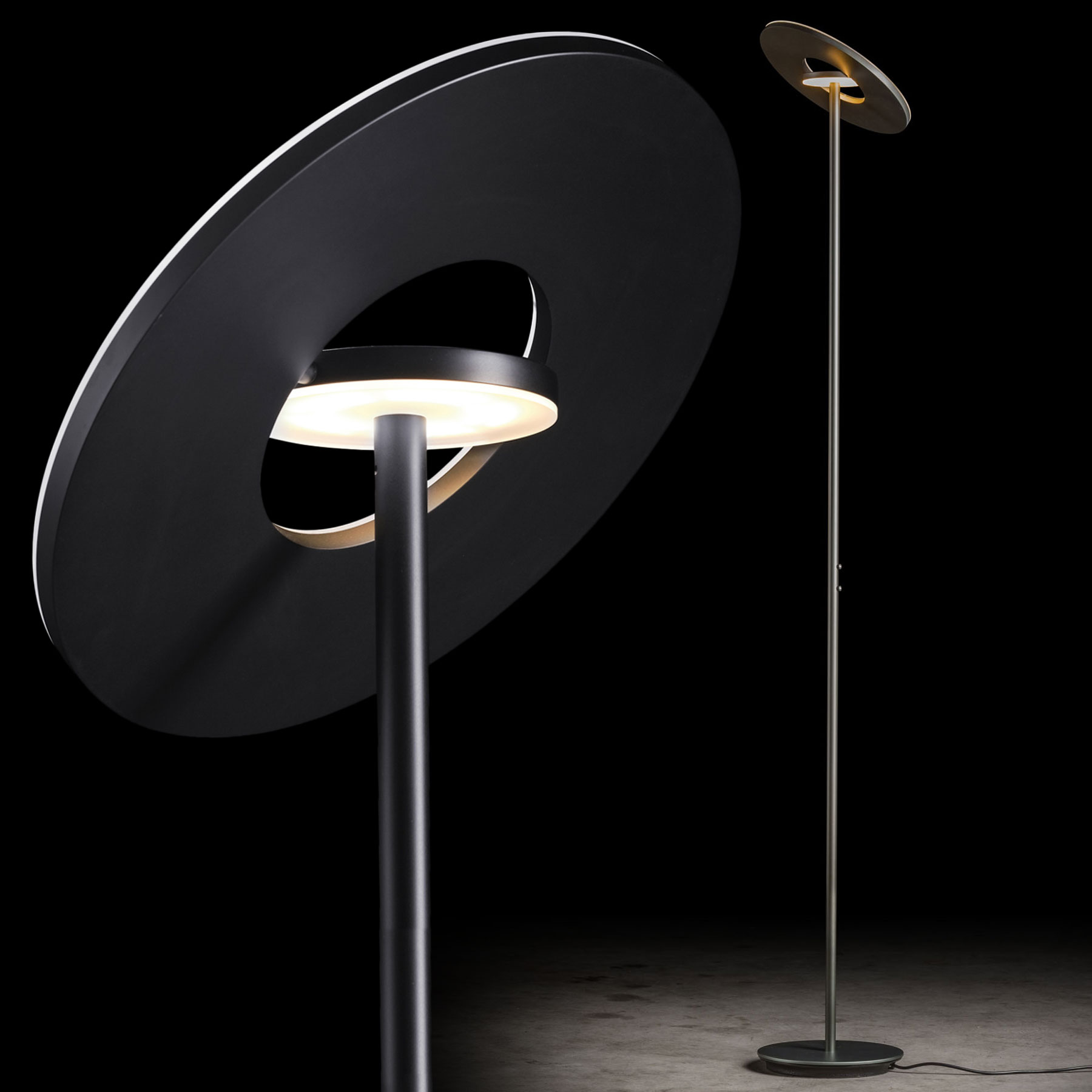 Drehbare, helle Deckenfluter-Stehleuchte NOVA mit hellen LEDs