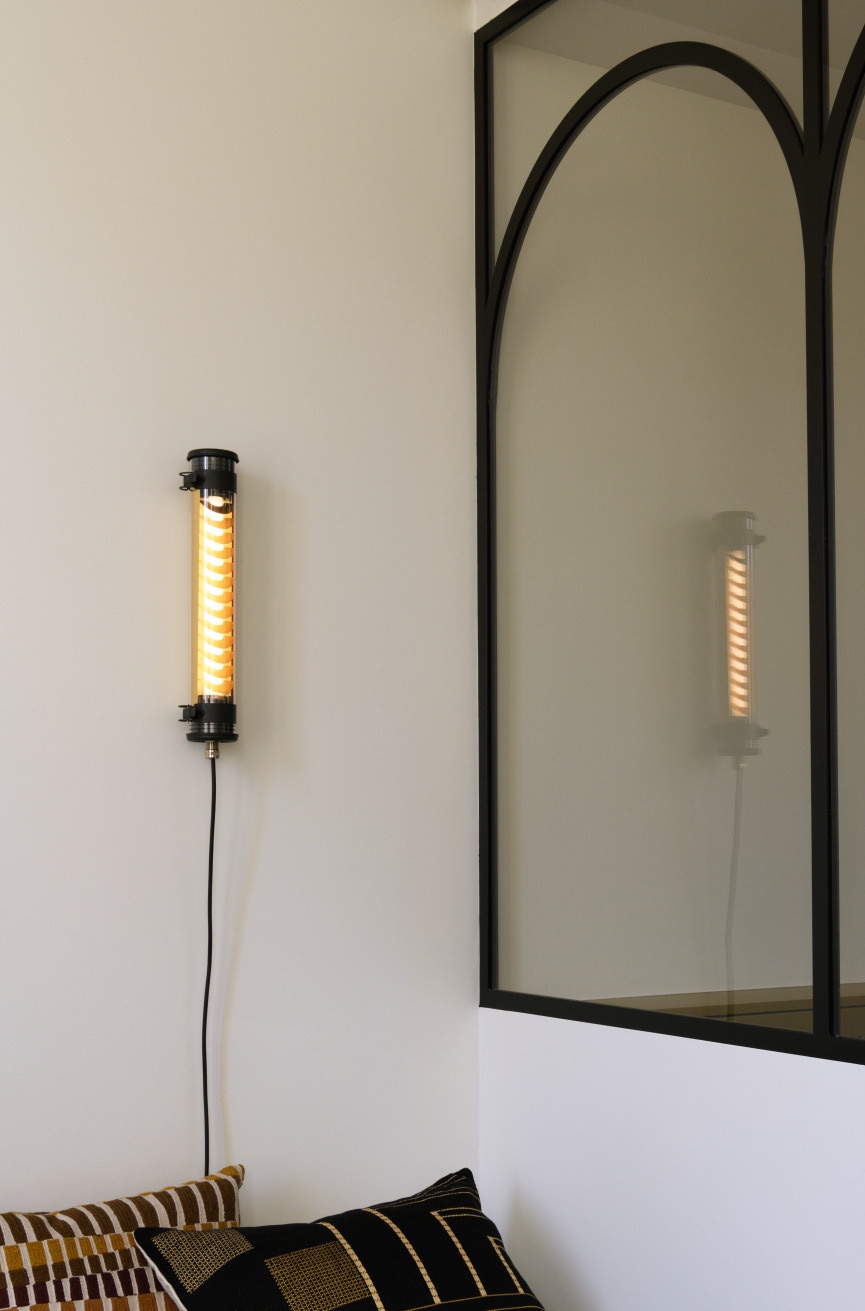 Röhren-Wandleuchte mit Stecker ELGAR PUSH, Bild 9