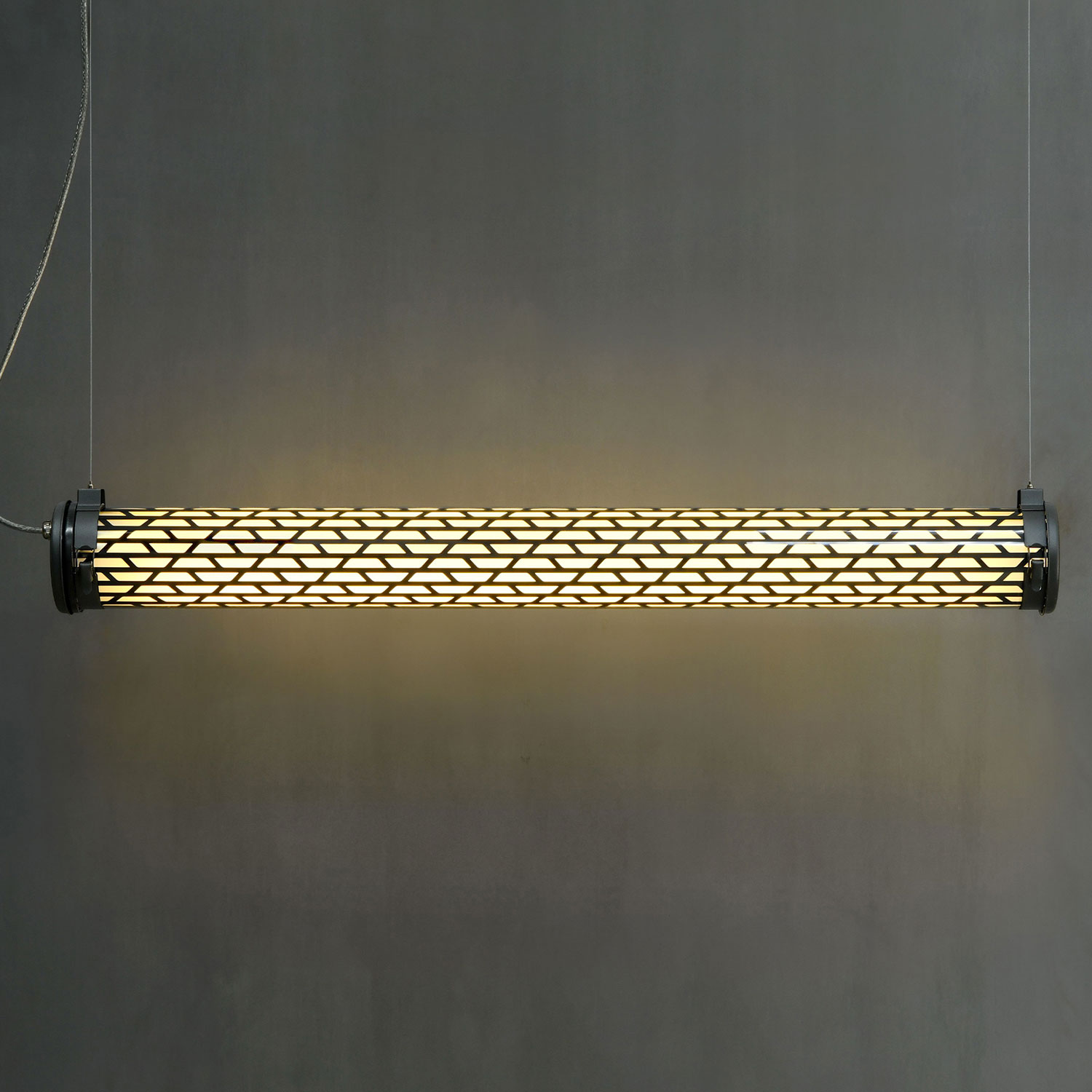 Röhrenleuchte BELLEVILLE mit geometrischer Lochblende und IP68 (130 cm)
