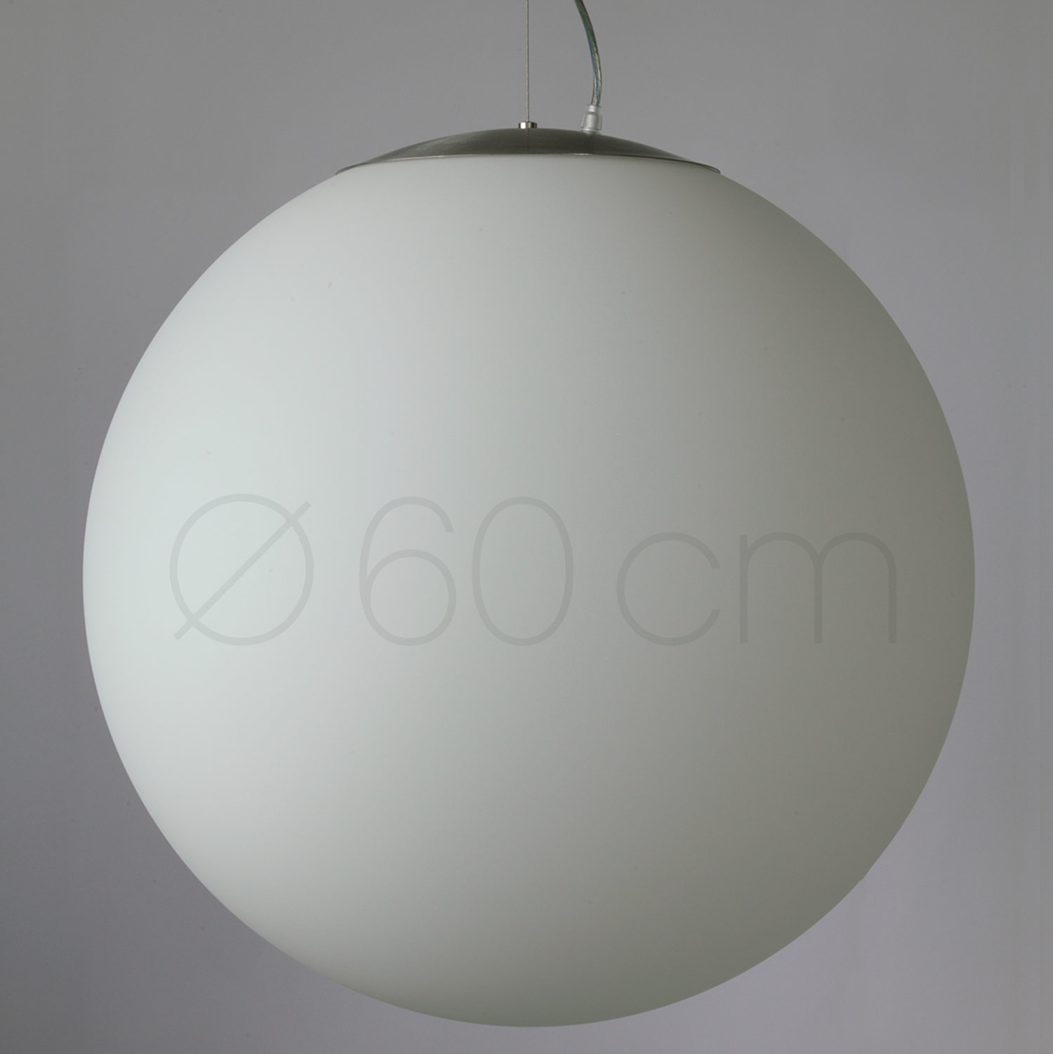 Riesige Kugel-Pendelleuchte aus Opalglas, Ø 60 cm