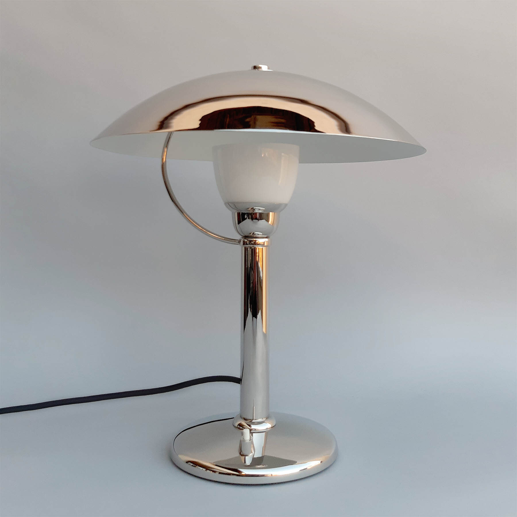 Elegant Art Deco Table Lamp with Nickel-Plated Shade