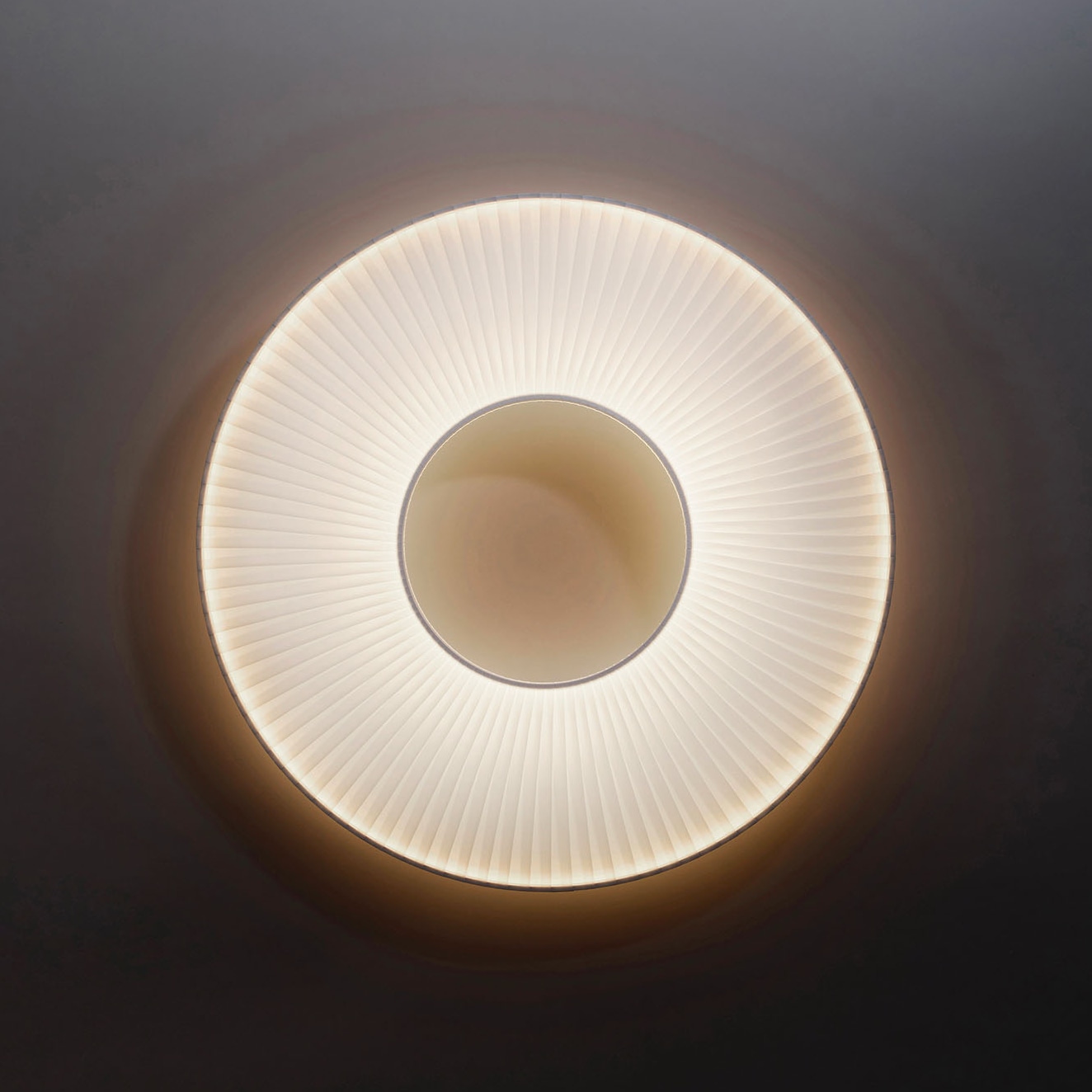 Round LED Wall Light IRIS