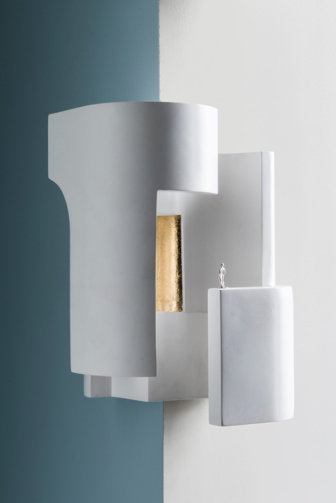 Corner Wall Light with Gold Plating SOUL STORY ANGLE: Das Modell mit Blattgold auf der Innenseite
