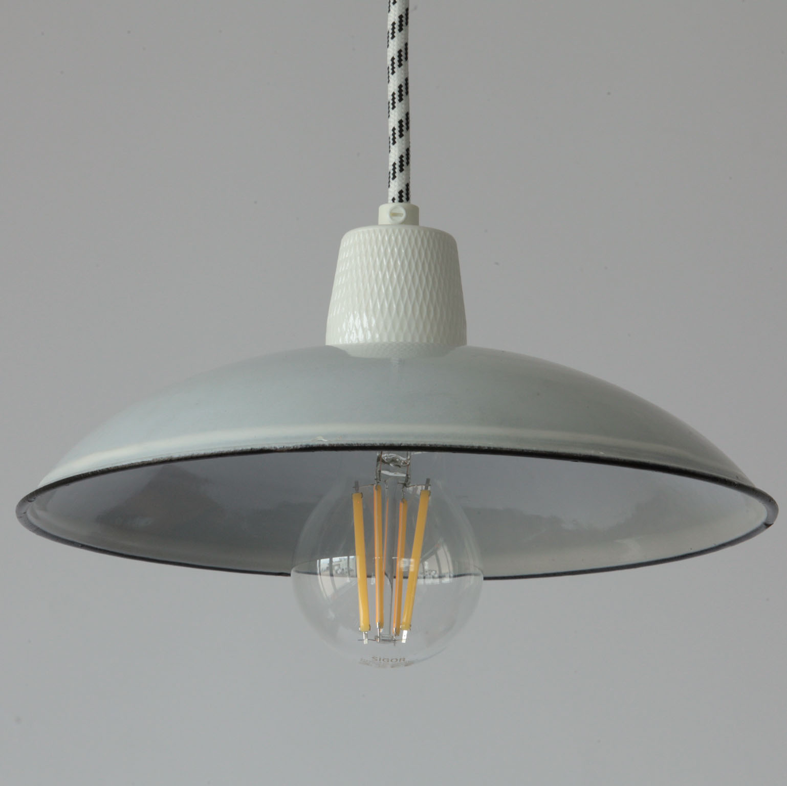 Unique Pieces with Antique Enamel Shades: Pendant Lamp 240 mm, Fig. 3