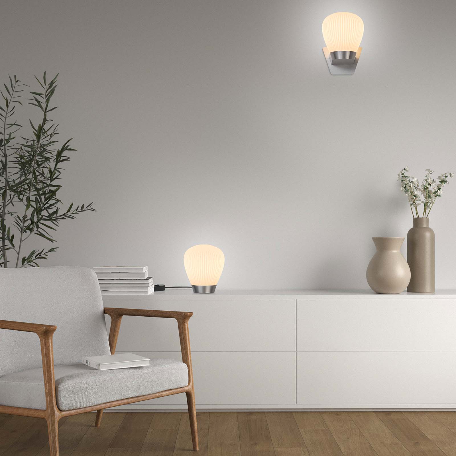 Small Table Lamp with Pleated Glass Shade Plissee T2: Auch als Wandleuchte erhältlich