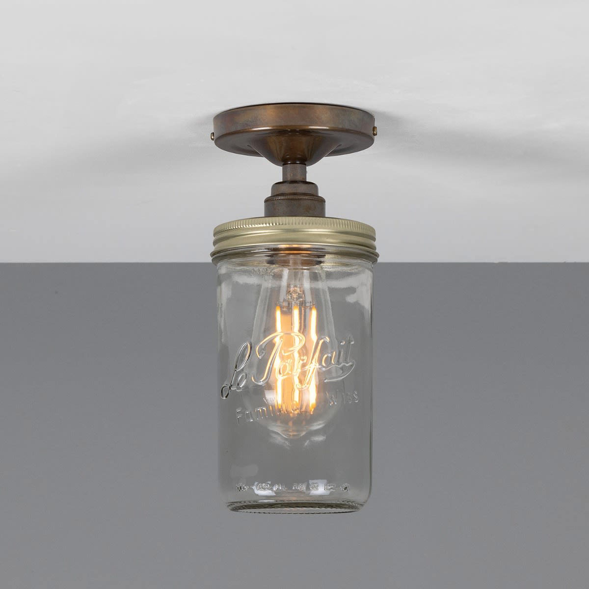 Shabby Style Ceiling Light Fixture with "Jam Jar" Glass Shade: Alt-Messing antik patiniert