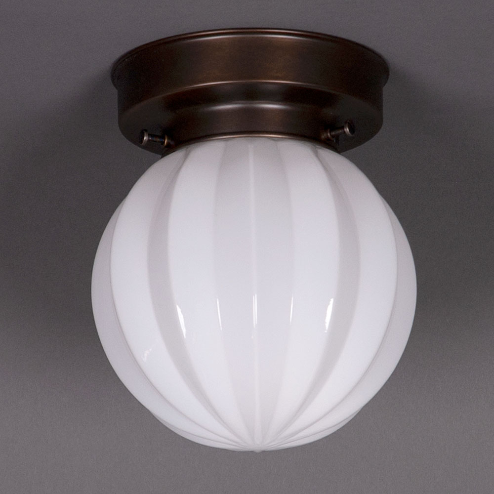Art Déco-Deckenleuchte mit Kugel-Opalglas „Sternfrucht“ Ø 16 cm