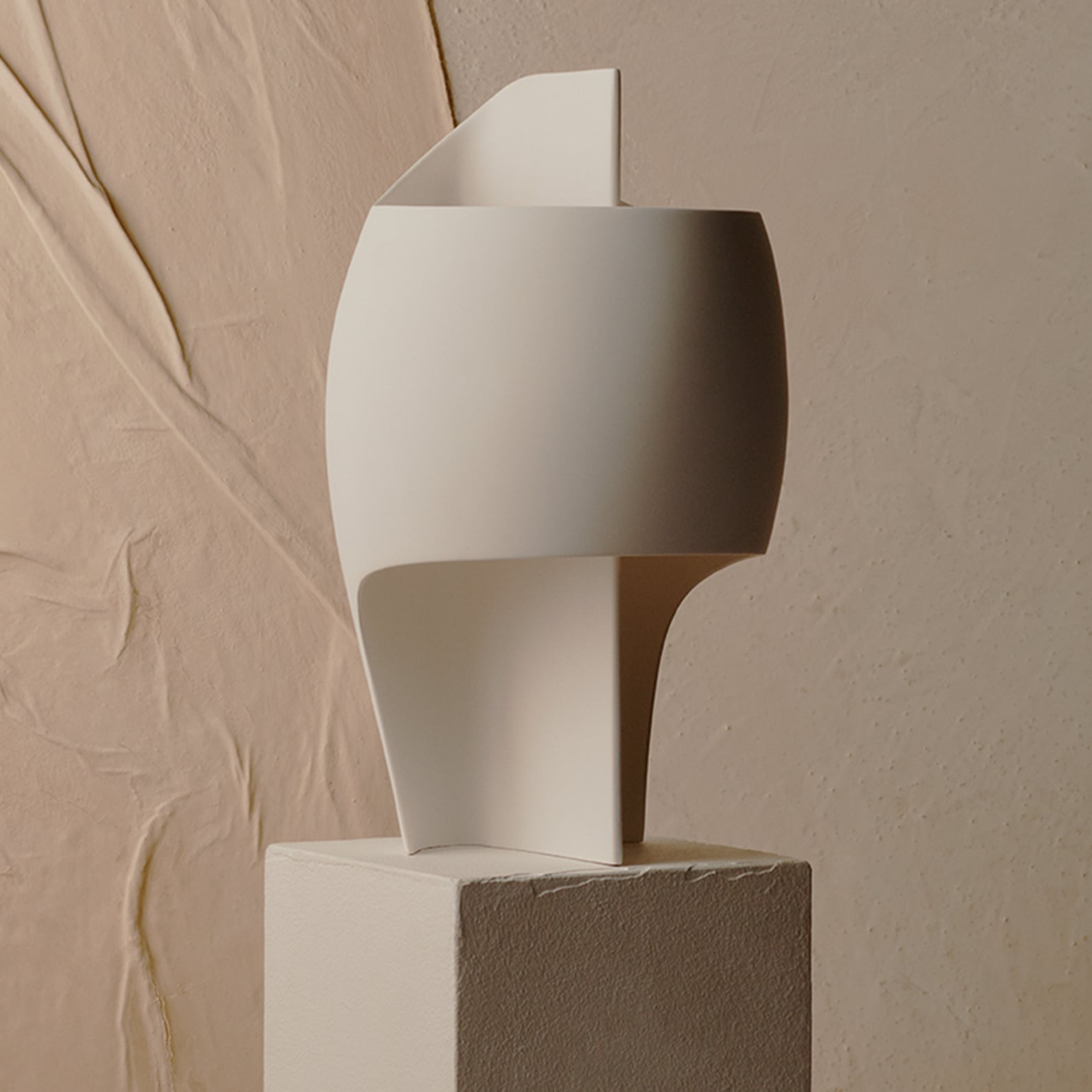 Skulpturale Design-Tischleuchten LAMPE B und GRANDE B, Bild 4