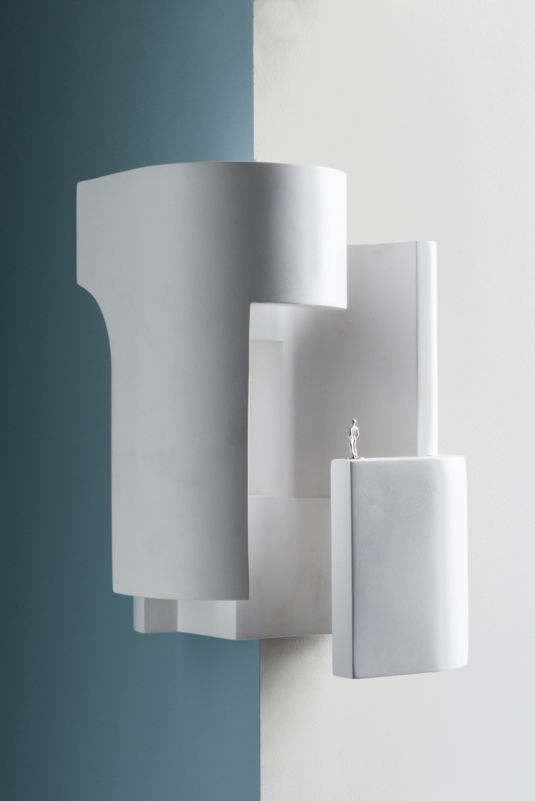 Corner Wall Light with Gold Plating SOUL STORY ANGLE: Das Modell in Weiß