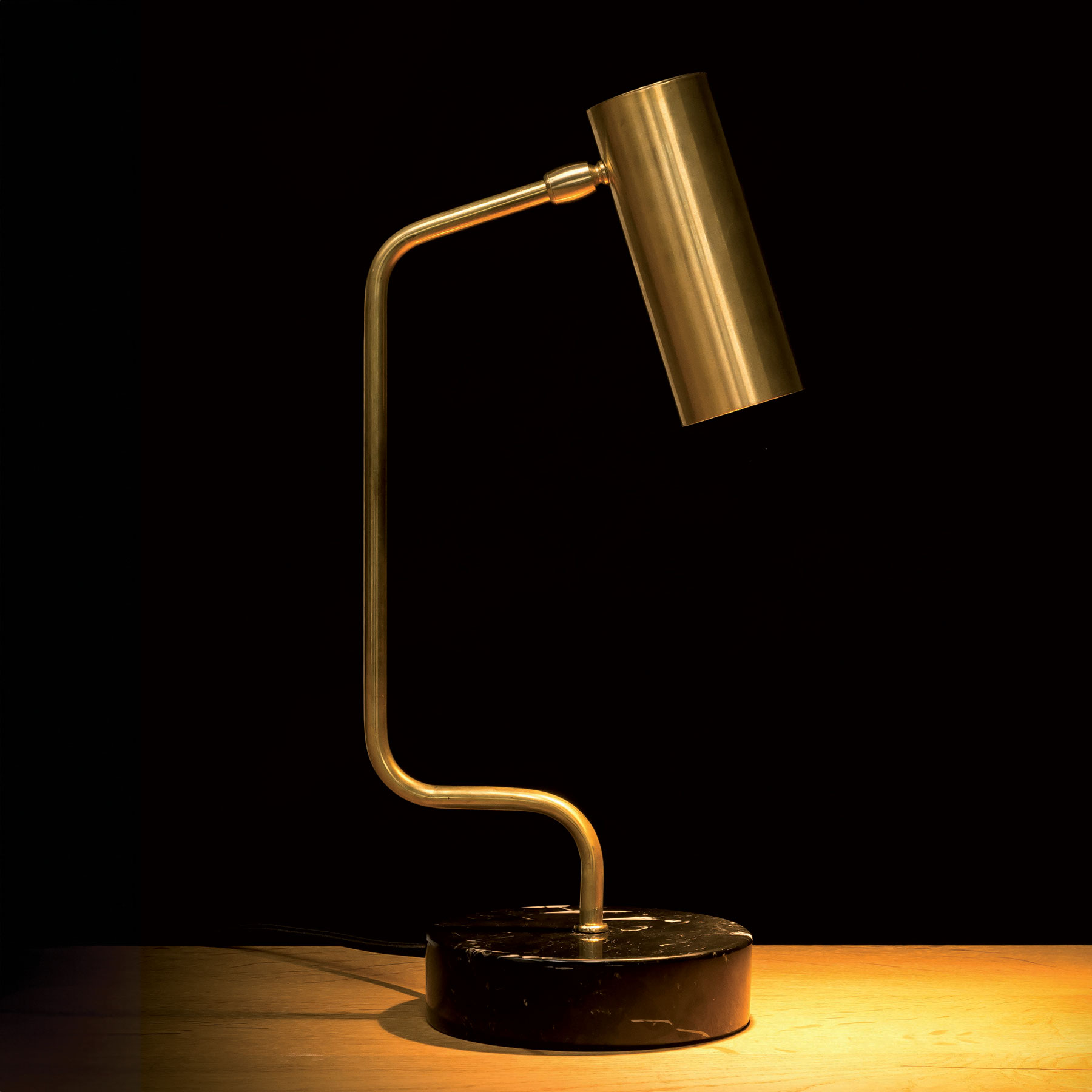 Italienische Design-Tischleuchte KYLE aus Messing und Marmor