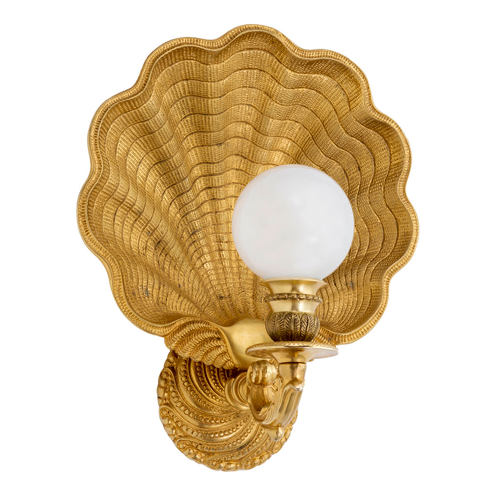 Exclusive wall light: Cast bronze Sea Shell with Pearl