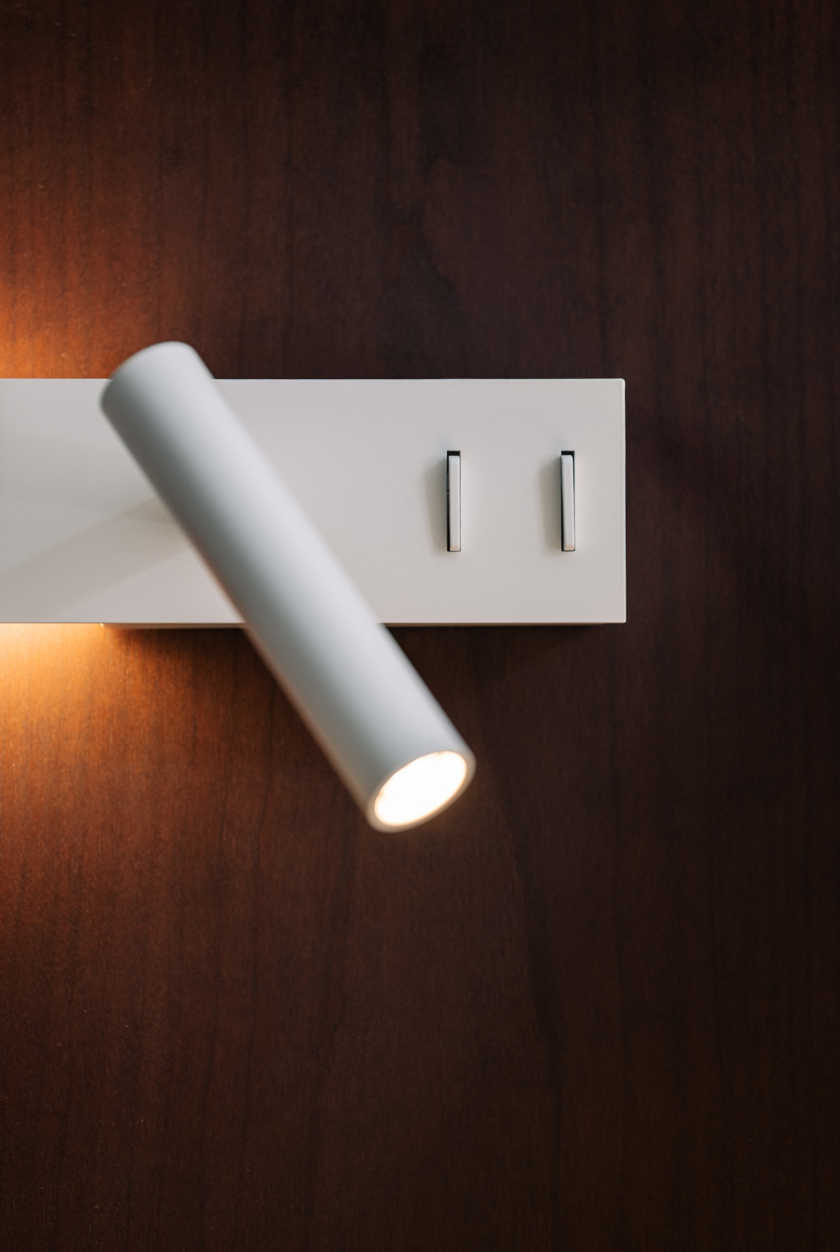Adjustable Bedroom Light FIT with Backlighting: ©David Pillet
