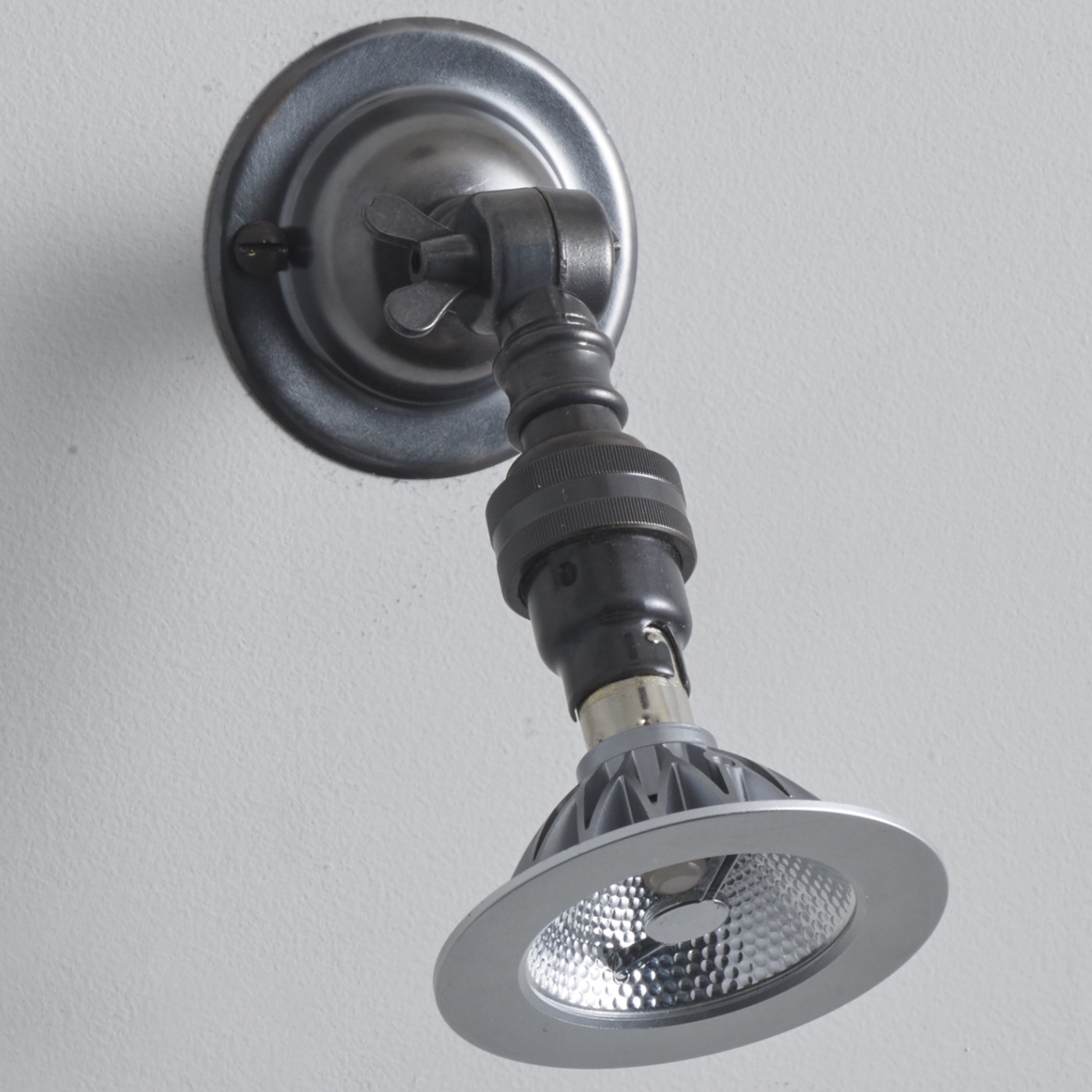 Einfacher, rustikaler LED-Strahler WHITBY mit Gelenk