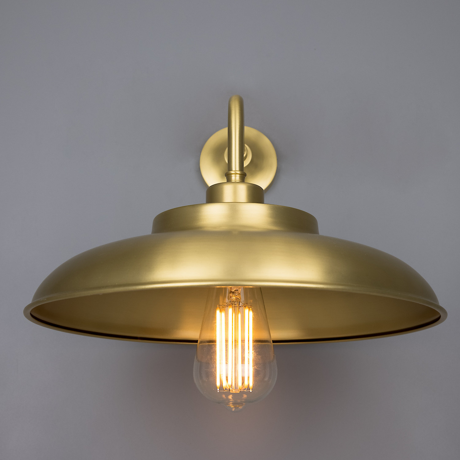 Nostalgic Dish Shade Wall Light Made of Brass: Messing satiniert